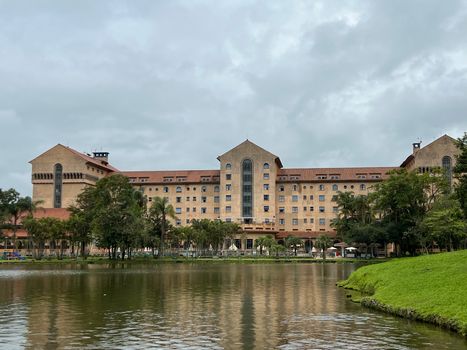 Grande Hotel Termas de Araxá: hospedagem de luxo em um patrimônio cultural /grande-hotel-termas-de-araxa-hospedagem-de-luxo-em-um-patrimonio-cultural