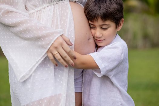 Ensaio Gestante: Eternize a Espera com Fotografias Cheias de Significado /ensaio-gestante-eternize-a-espera-com-fotografias-cheias-de-significado