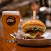 /como-harmonizar-cerveja-com-hamburguer