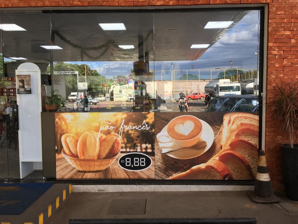 Como personalizar uma loja com adesivos - 5