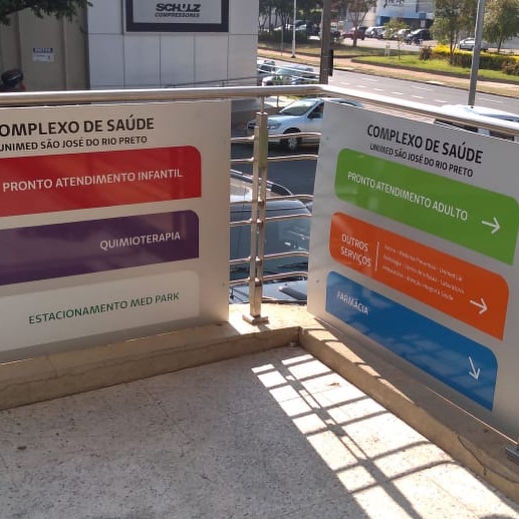 Placas de sinalização com adesivo - 4