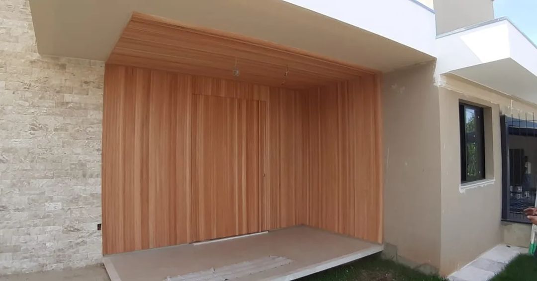 Porta Ripada com painel - 4