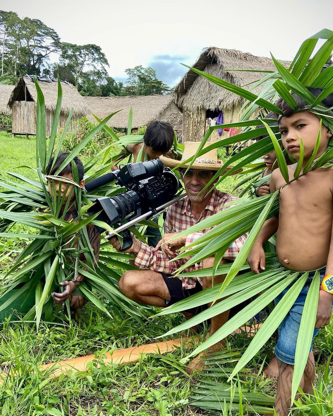 Starting a unique and extraordinary expedition into the deepest rainforest, right to the border of Acre (Brazil) - Peru. About to film a unique HuniKuin ritual.... - 1