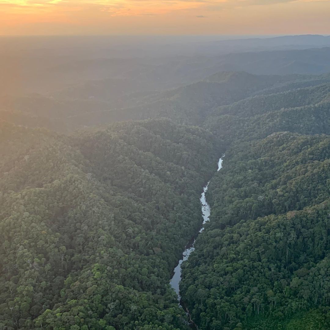 Imagens aéreas, uma paixão minha. Na fronteira Brasil-Peru. Poder gravar tanto em terra quanto no ar para entender as dimensoes geograficas. Always making shure I have my aerial footage (flying along the Brazil-Peru boarder). - 4