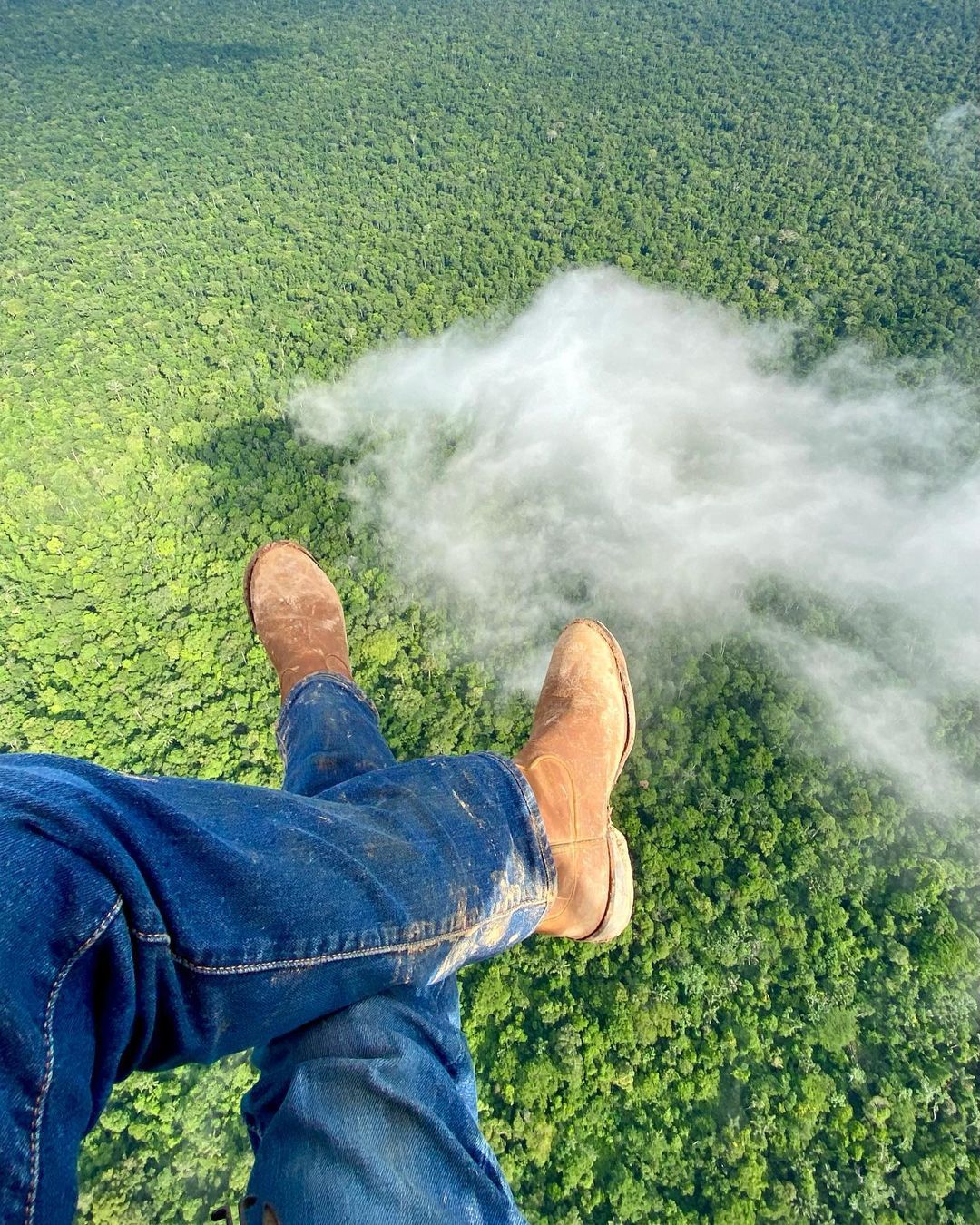 Final flight até the very end of the Transamazonian Highway. 4.240km from the Atlantic Ocean to the charming city of Lábrea, along Rio Puros. From there on  beautiful rainforests - 4