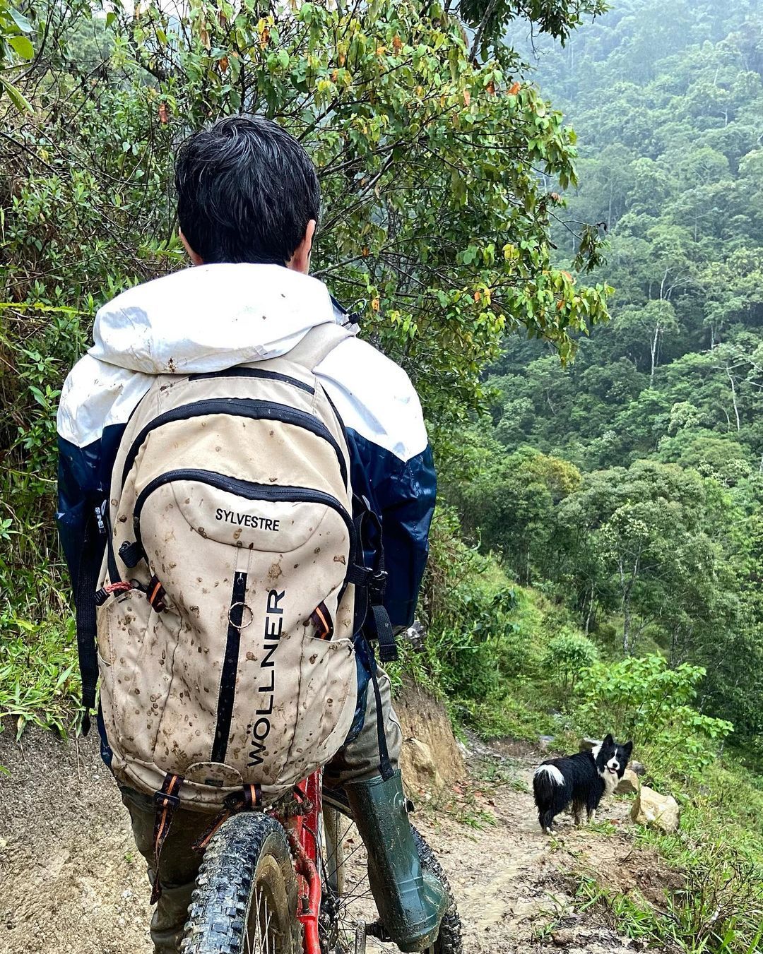 Keep moving! Got to love some mud! Love the temperamental climate of the rainy season on our ranch INDAIÁS - 4