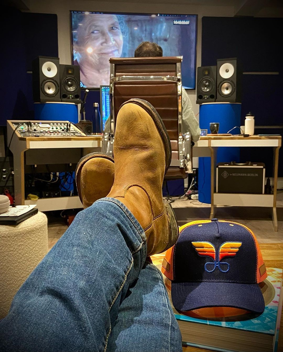 Finalizing our film about the infamous Transamazônica Highway. Time for voiceovers and dubbing in French and German - 2