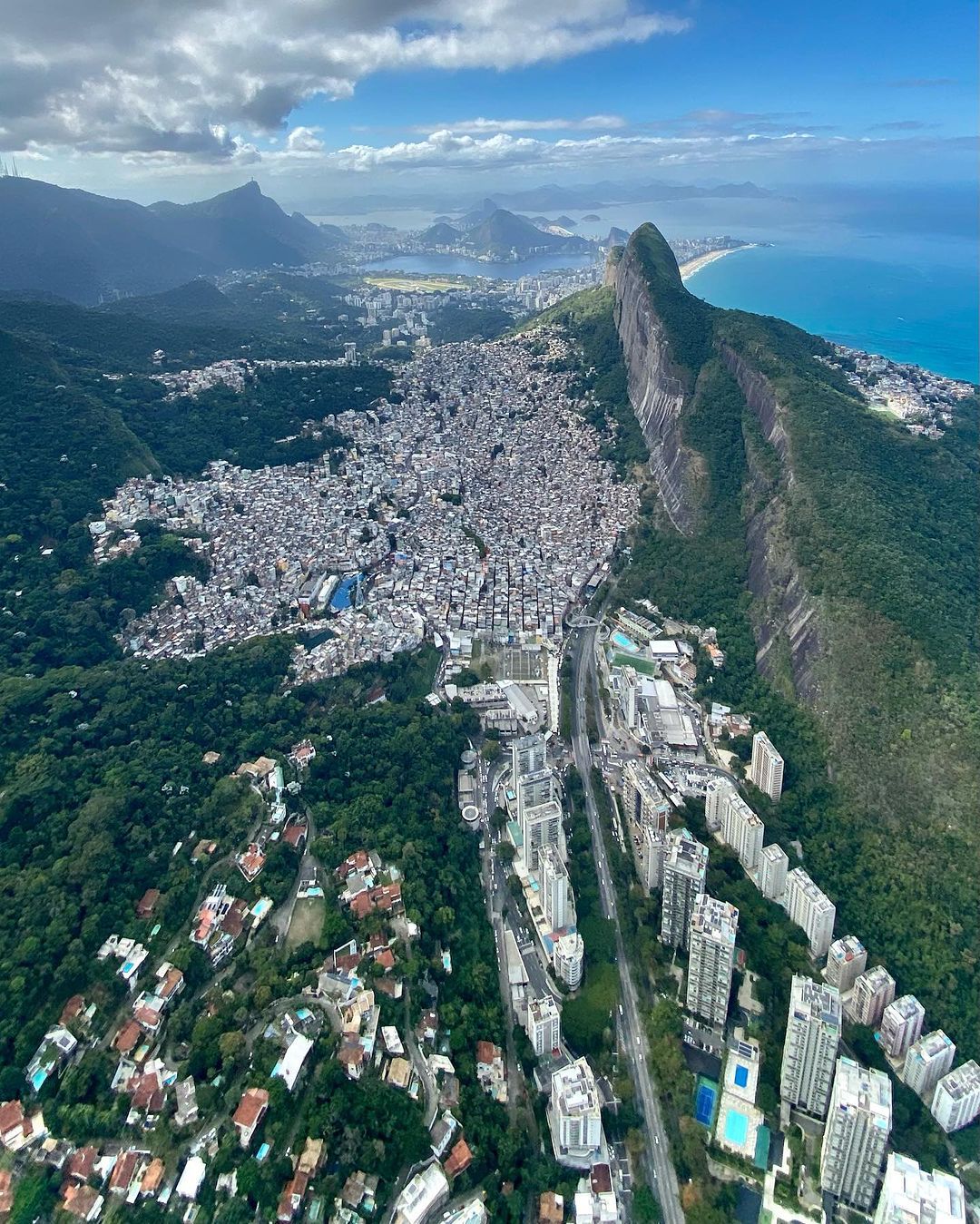 Spectacular morning flight in Rio de Janeiro after filming all night with David Baines - 1