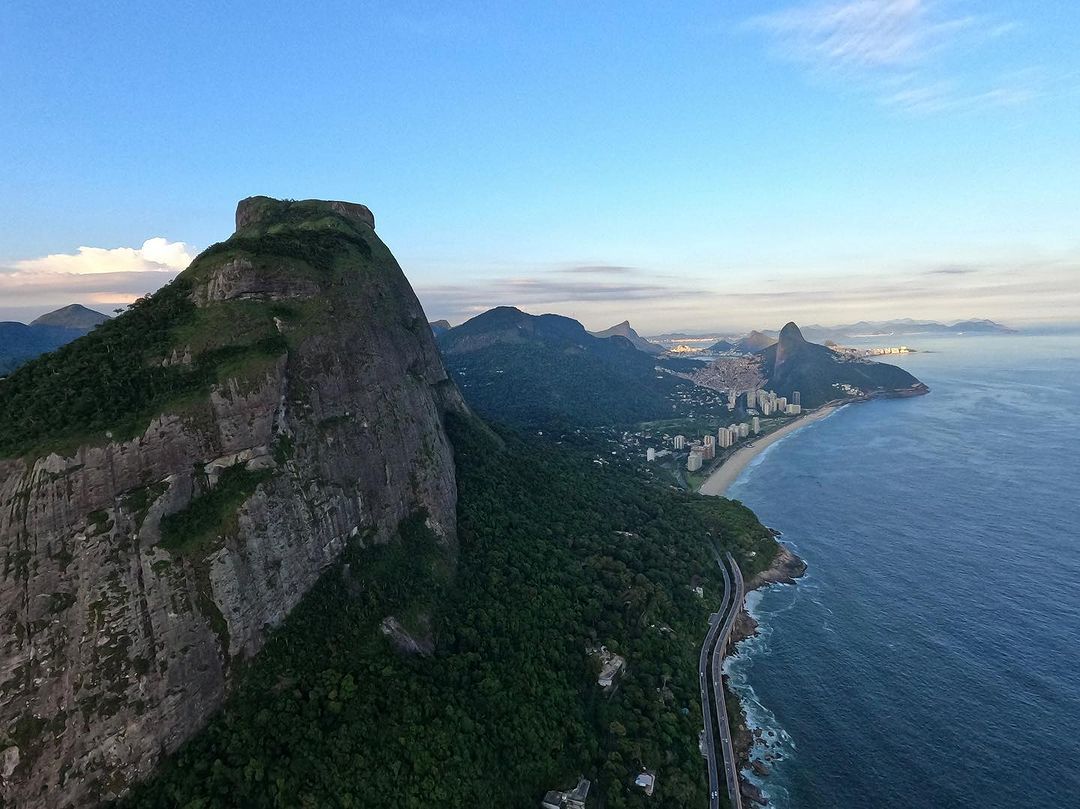 Never get tired of portraying Rio de Janeiro. My Happy Hour in the sky - 1