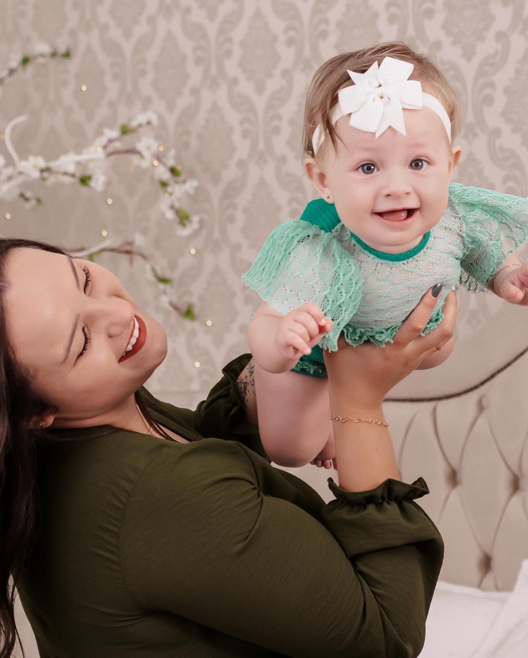 O abraço acolhedor é a luz que guia - 3