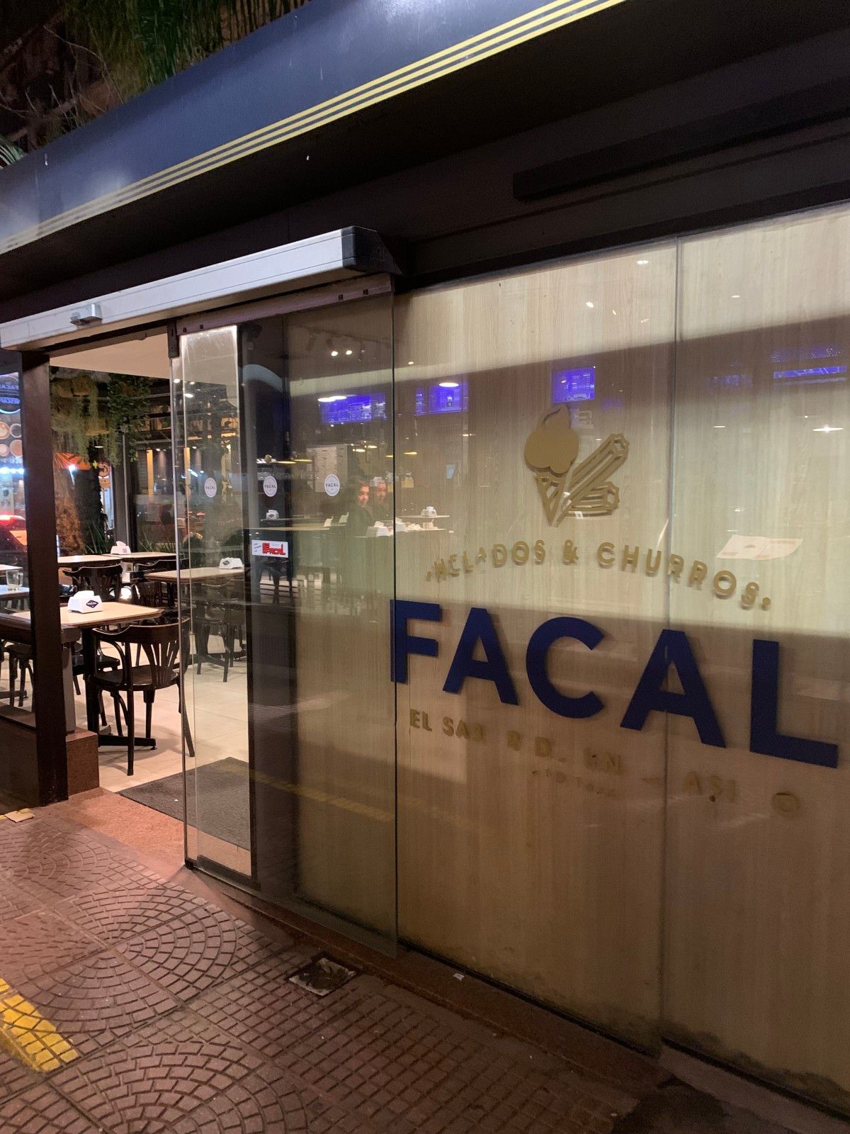 Café Bar Facal em Montevidéu - 12