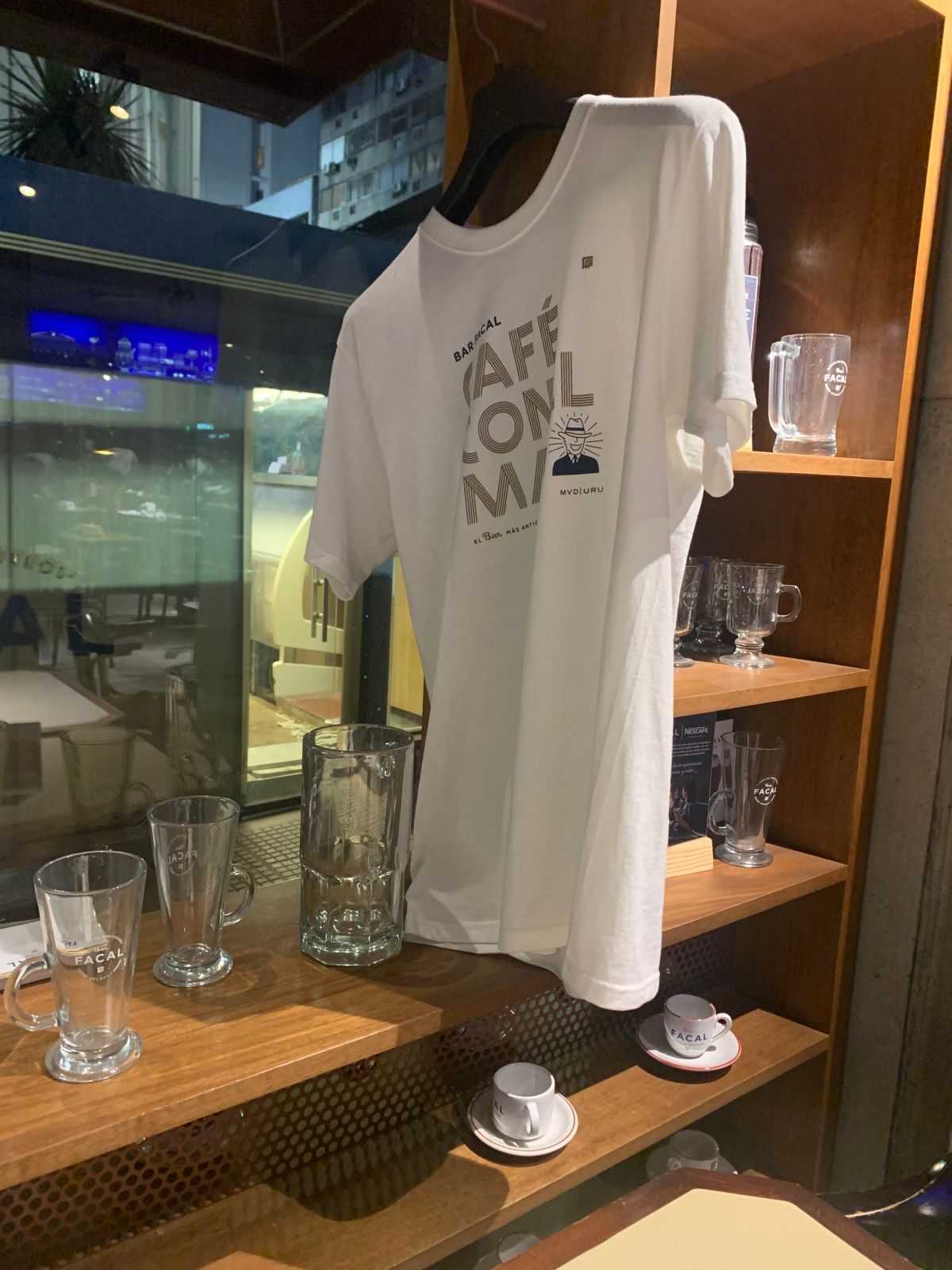 Café Bar Facal em Montevidéu - 17