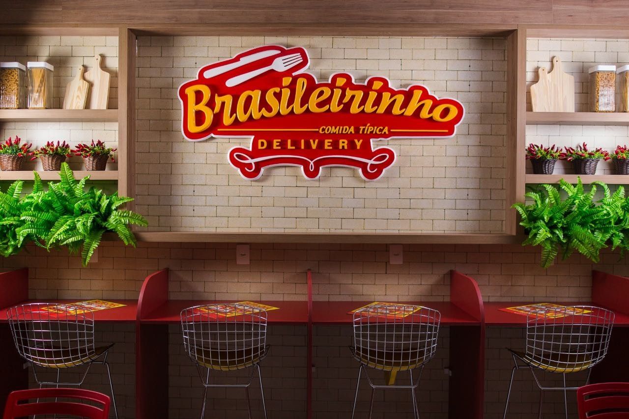 Como personalizar uma loja com adesivos - 3