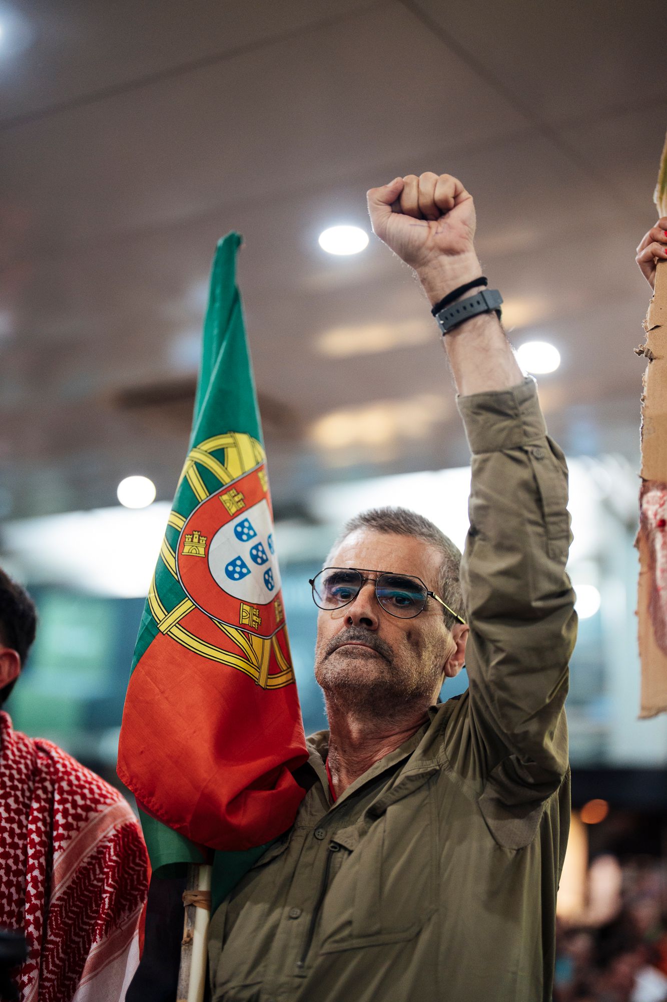 Chegada ao Aeroporto de Lisboa de quatro membros da Flotilha - 1 - 1