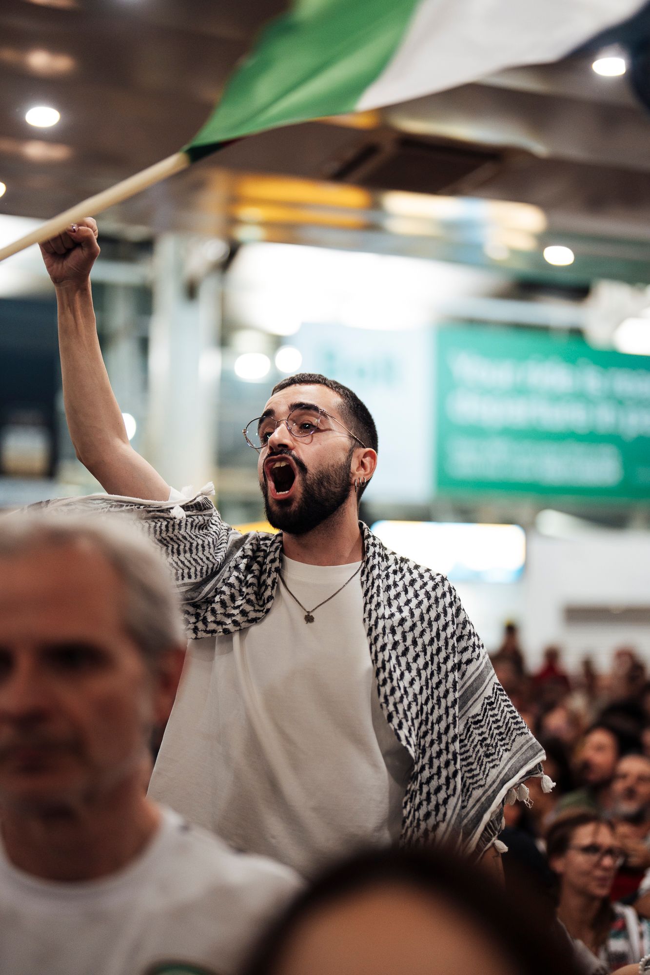 Chegada ao Aeroporto de Lisboa de quatro membros da Flotilha - 1 - 0