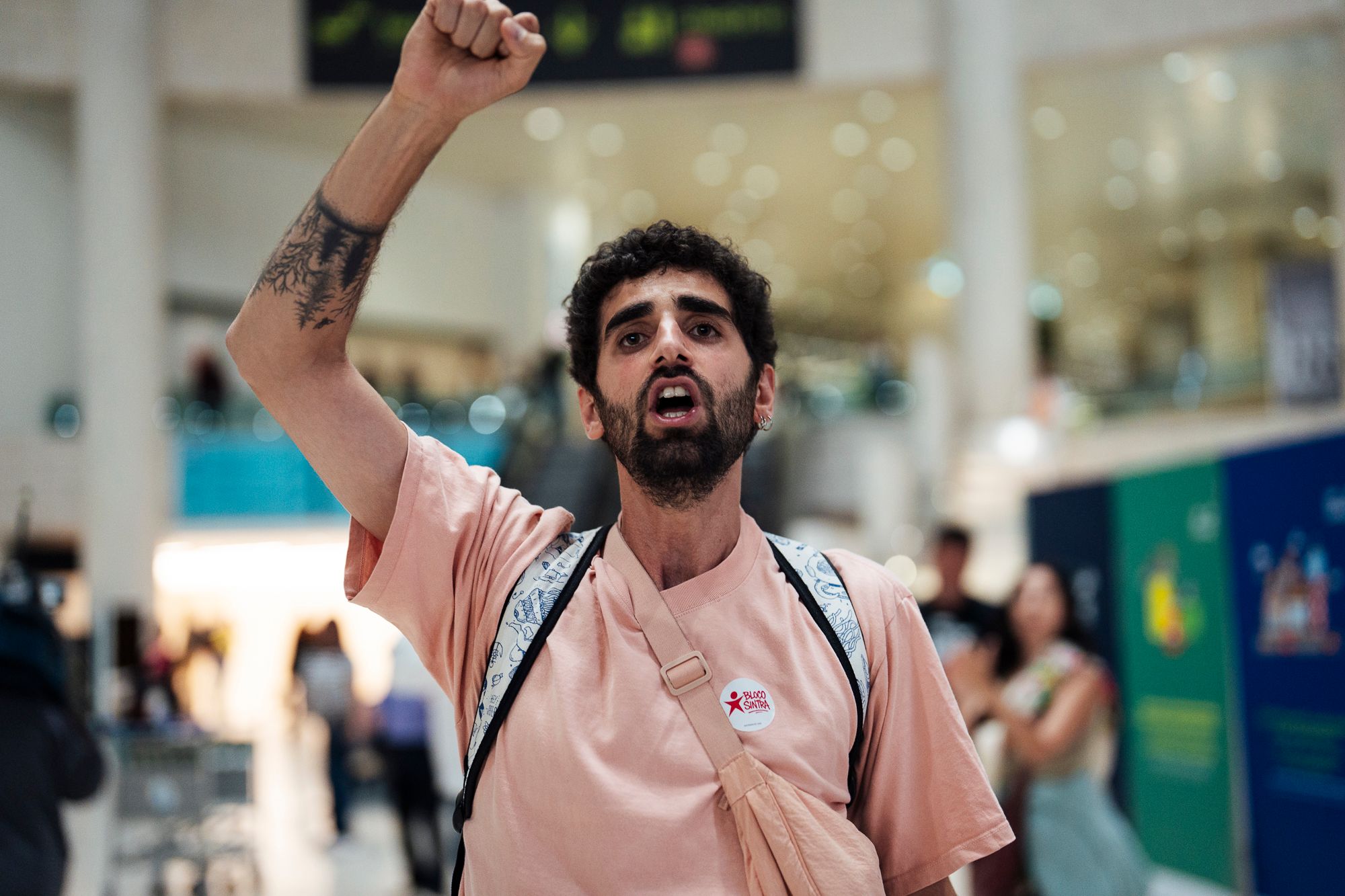 Chegada ao Aeroporto de Lisboa de quatro membros da Flotilha - 1 - 0