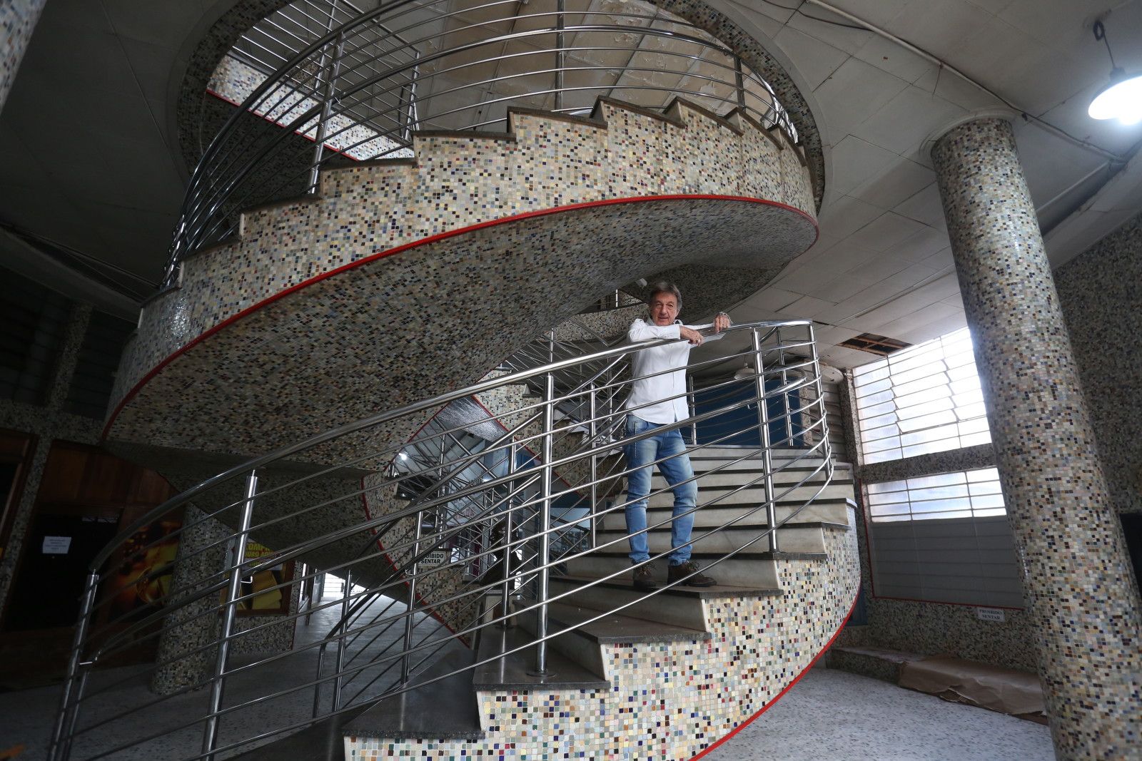 Livro sobre Roberto Toledo traz história do rádio em Rio Preto /livro-sobre-roberto-toledo-traz-historia-do-radio-em-rio-preto