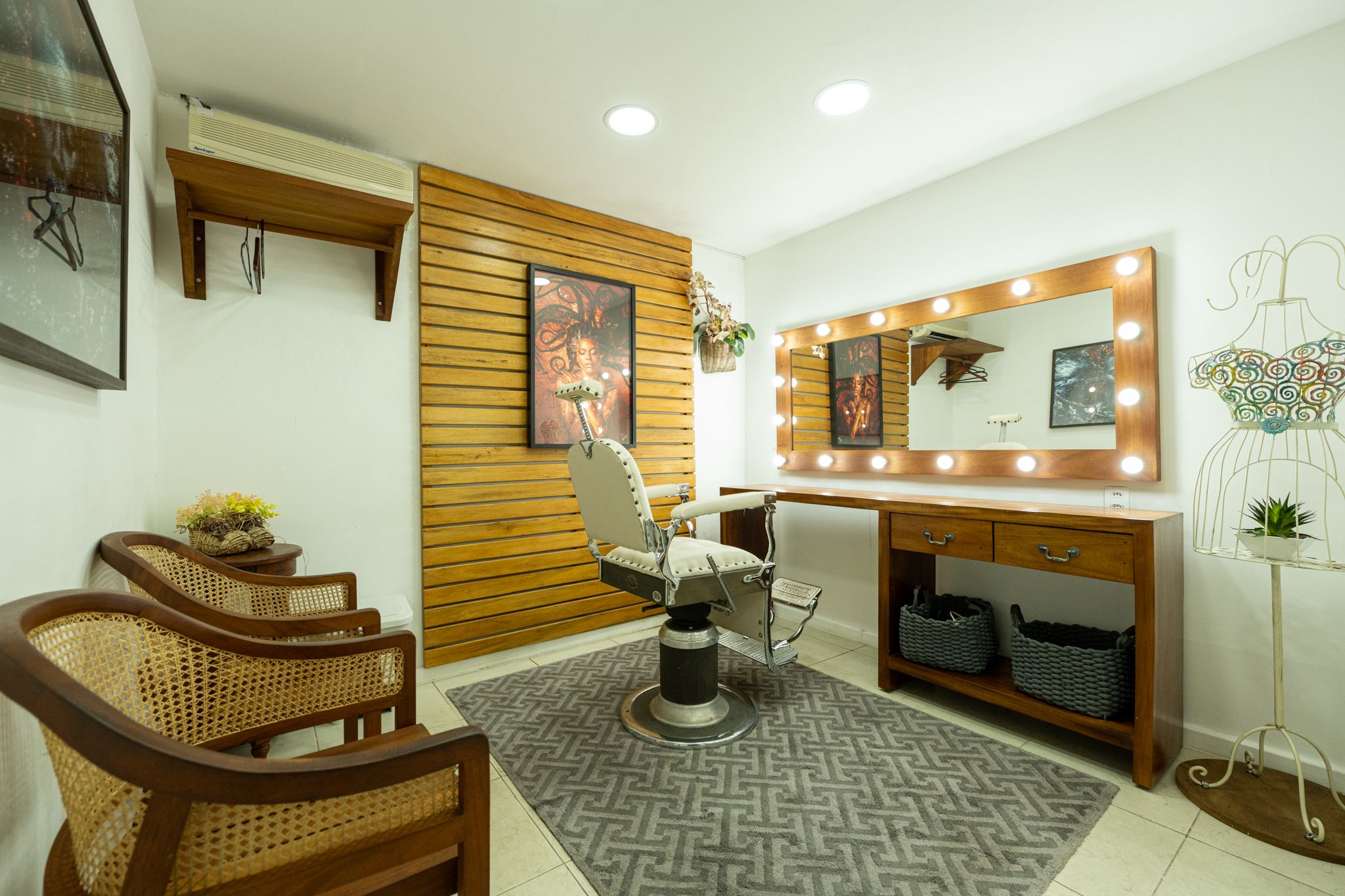 Equipamentos de Última Geração e  Acessórios Diversificados - 0