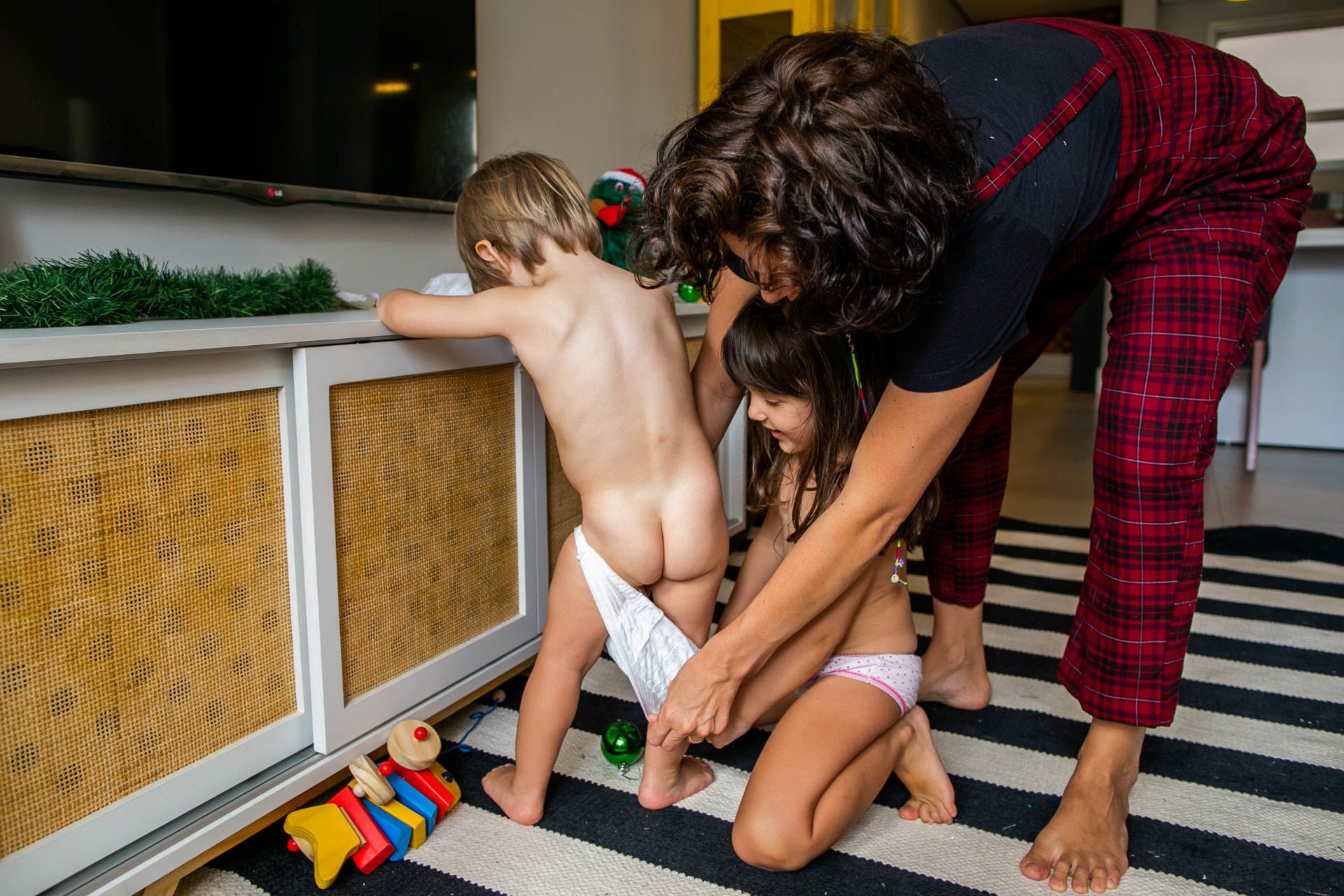 Montando a Árvore de Natal com a família da Josy em São Paulo SP - 2 - 17