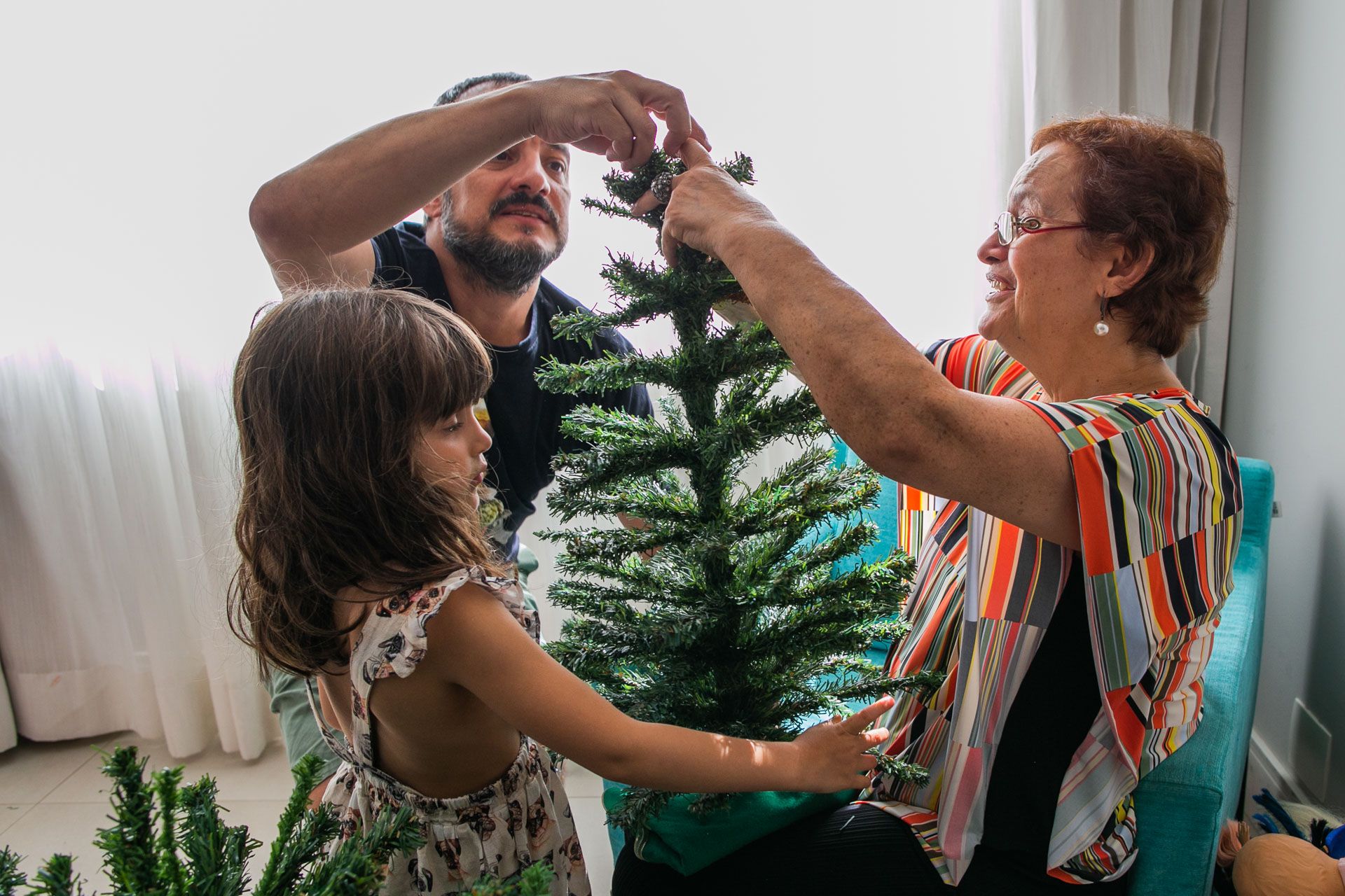 Montando a Árvore de Natal com a família da Josy em São Paulo SP - 2 - 1
