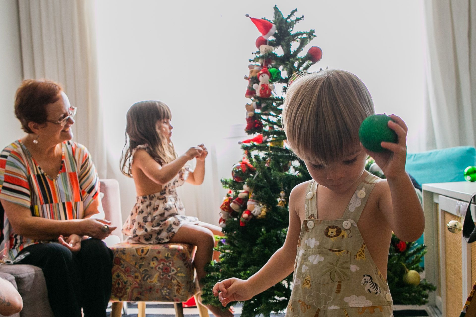Montando a Árvore de Natal com a família da Josy em São Paulo SP - 2 - 8