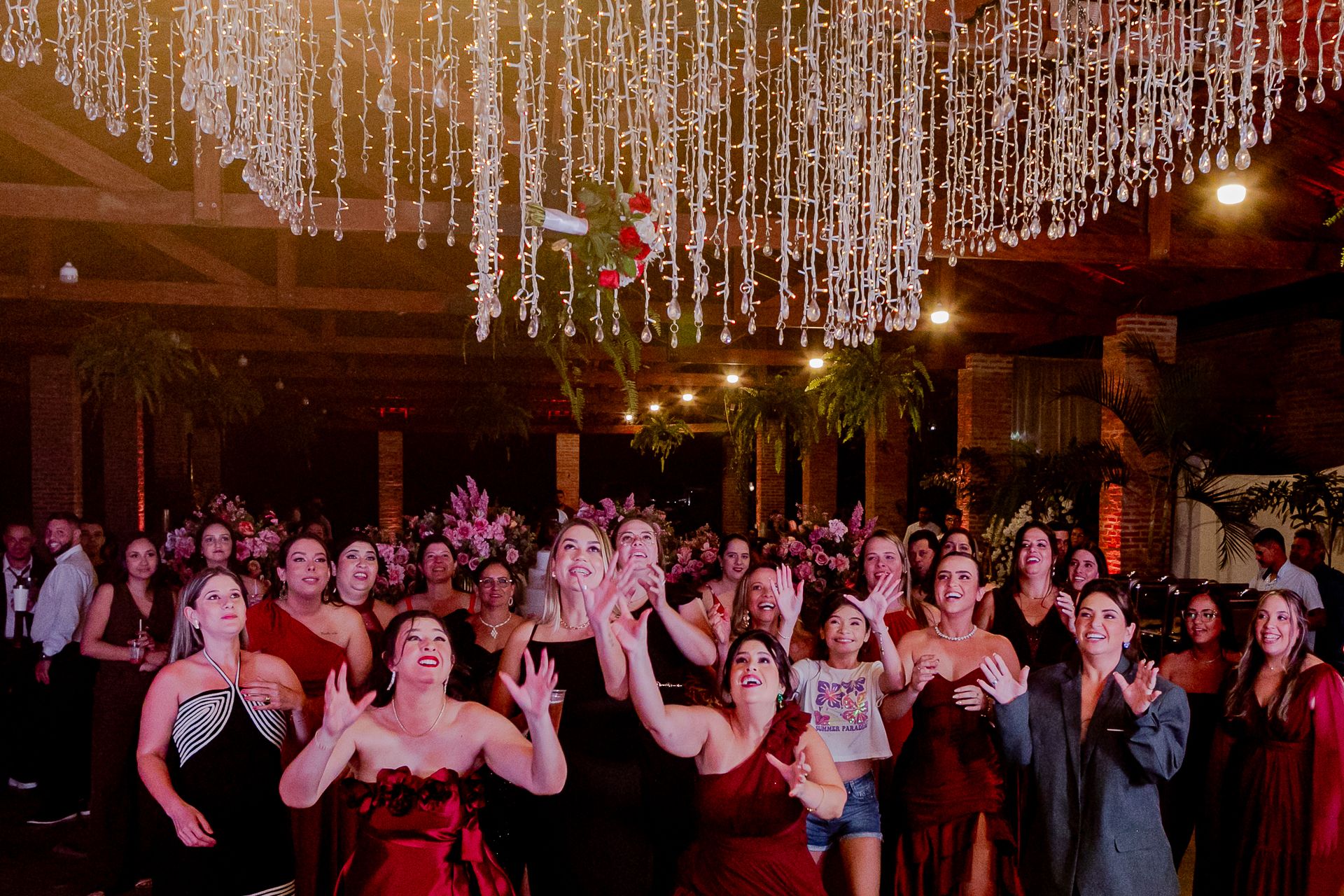 Casamento Larissa e Bruno no Lagos da Ilha - Santo Antônio da Alegria SP - 2 - 55