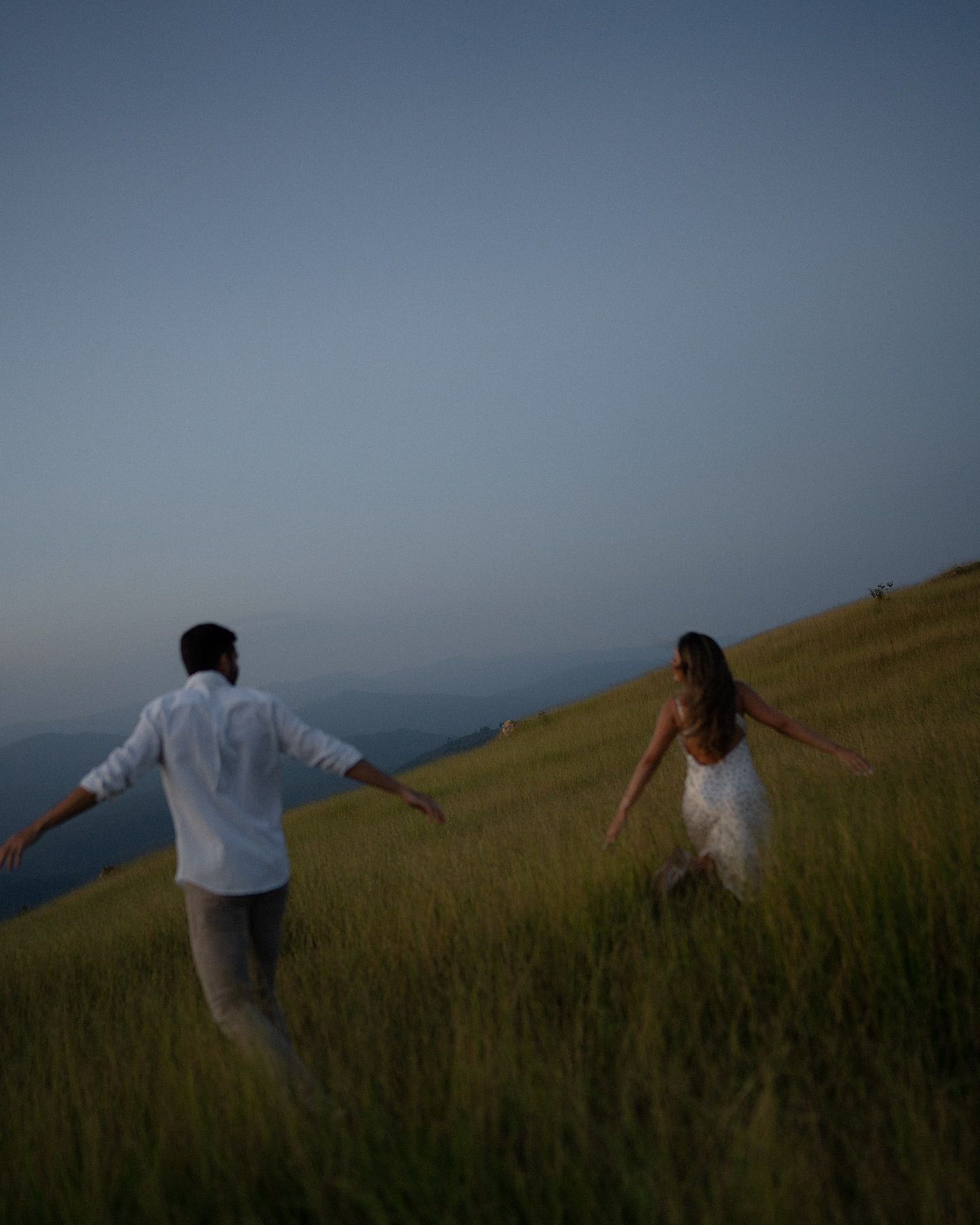Sente a vibe de um casal que se entrega para as fotos de pré wedding 🔥 - 3 - 10