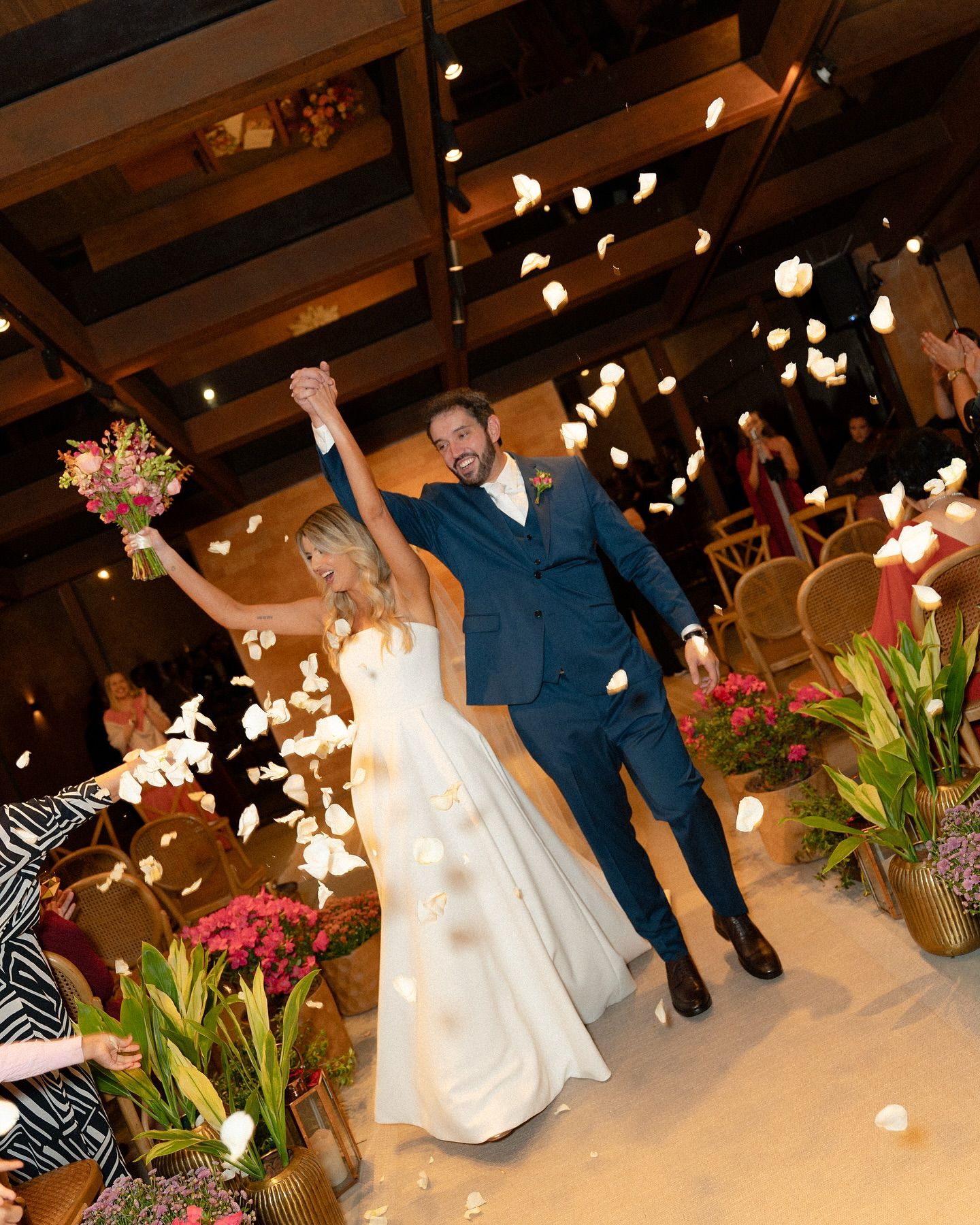 Mais um casamento incrível realizado com sucesso! Fiquem com a prévia da Bru e do Carlos! ❤️🔥🚀 - 3 - 14