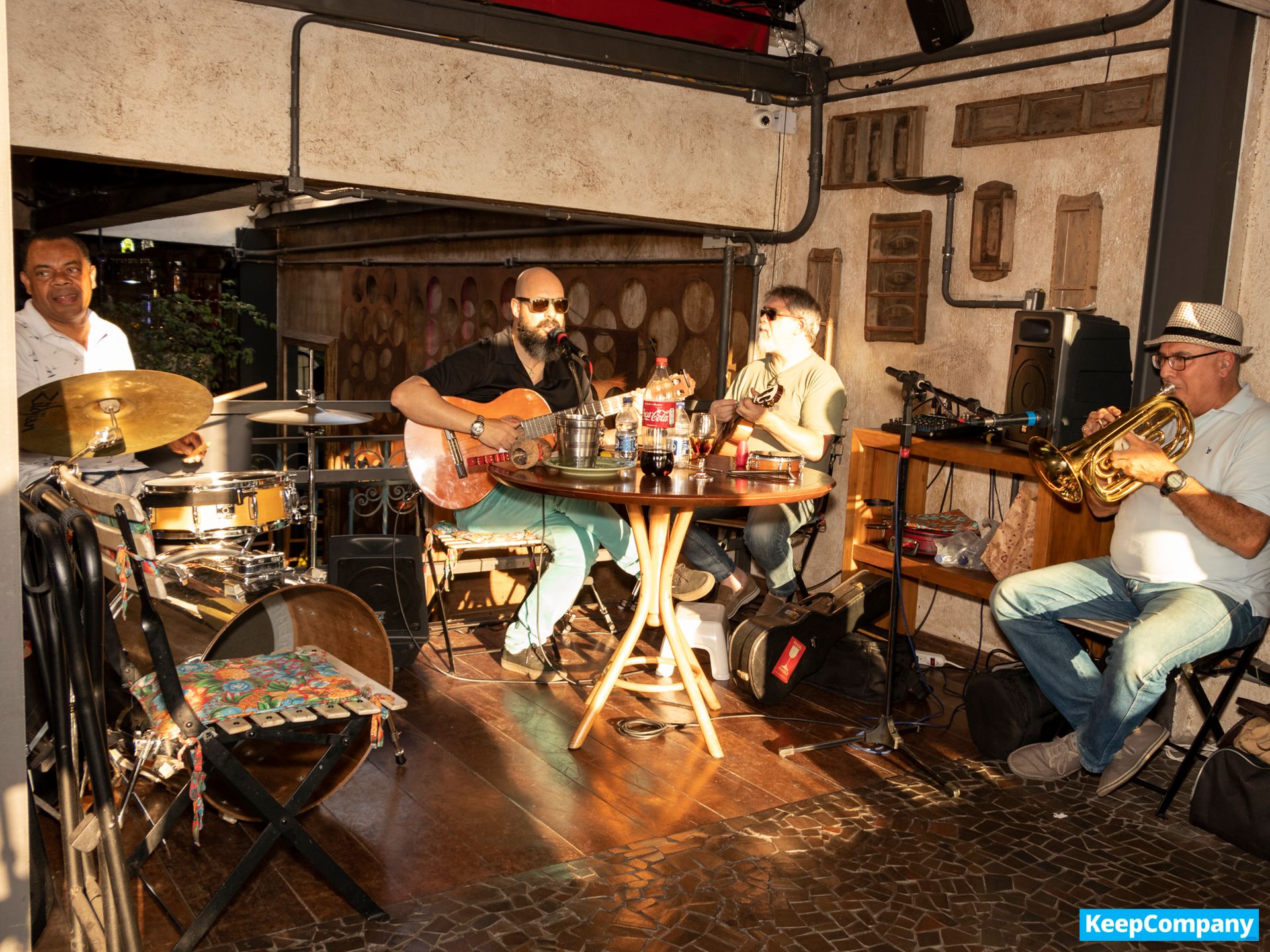 Keep Company Viagens para Solteiros - Confraternização na Vila Madalena/SP - 2 - 14