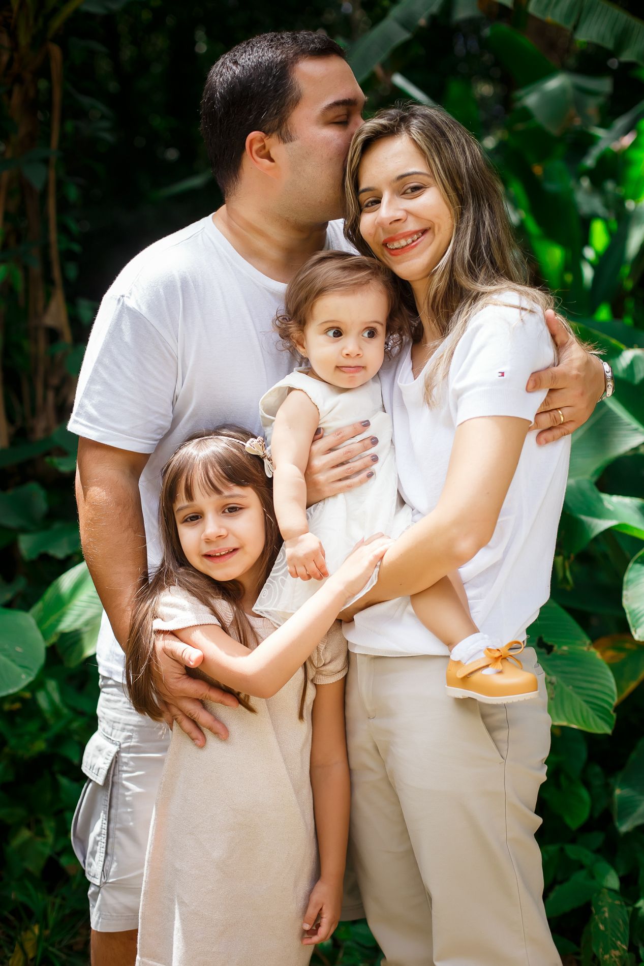 O Maravilhoso Ciclo de Um Ano: Encerrando o Acompanhamento da Milena com um Ensaio Familiar no Parque Lage - 2 - 9