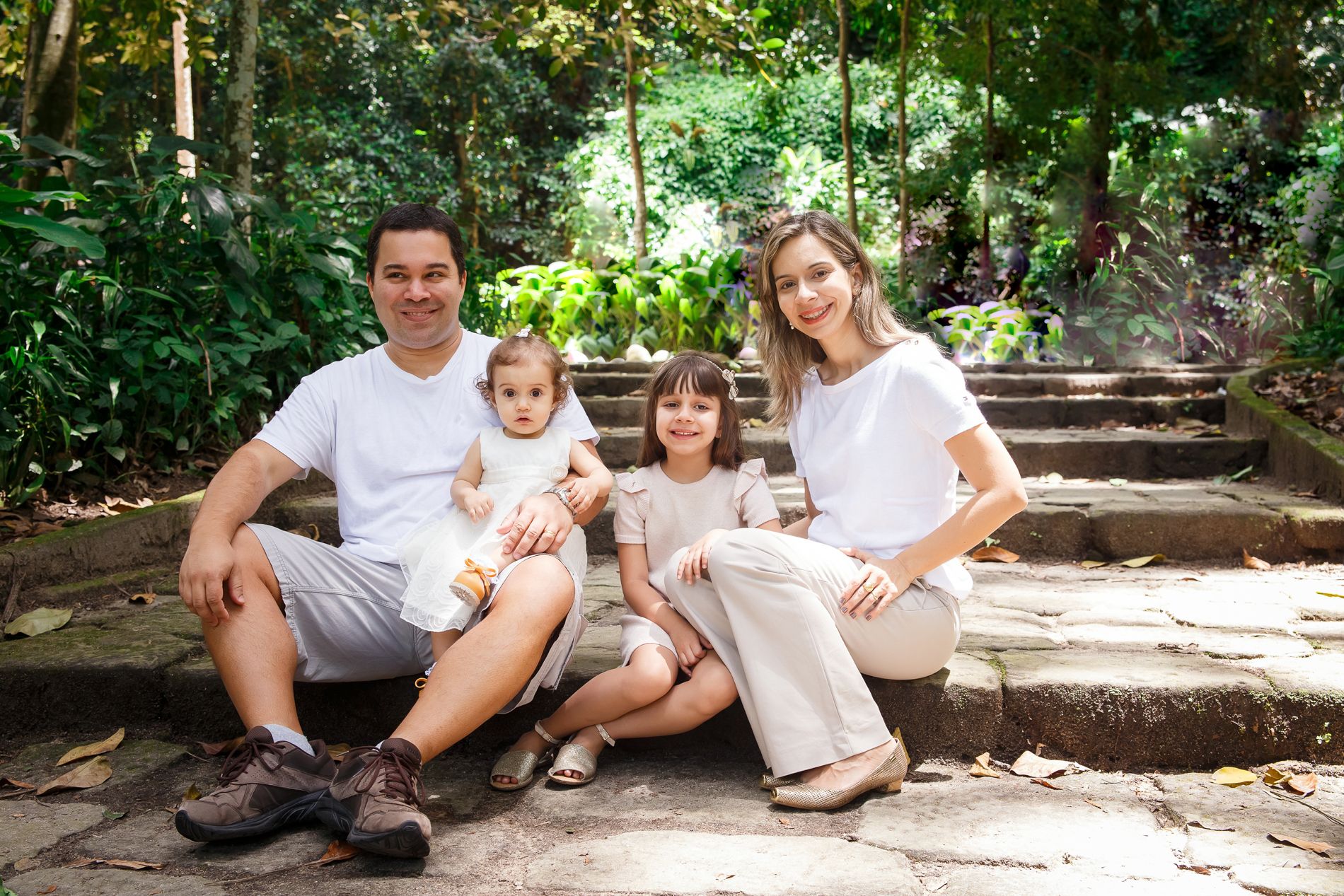 O Maravilhoso Ciclo de Um Ano: Encerrando o Acompanhamento da Milena com um Ensaio Familiar no Parque Lage - 2 - 25