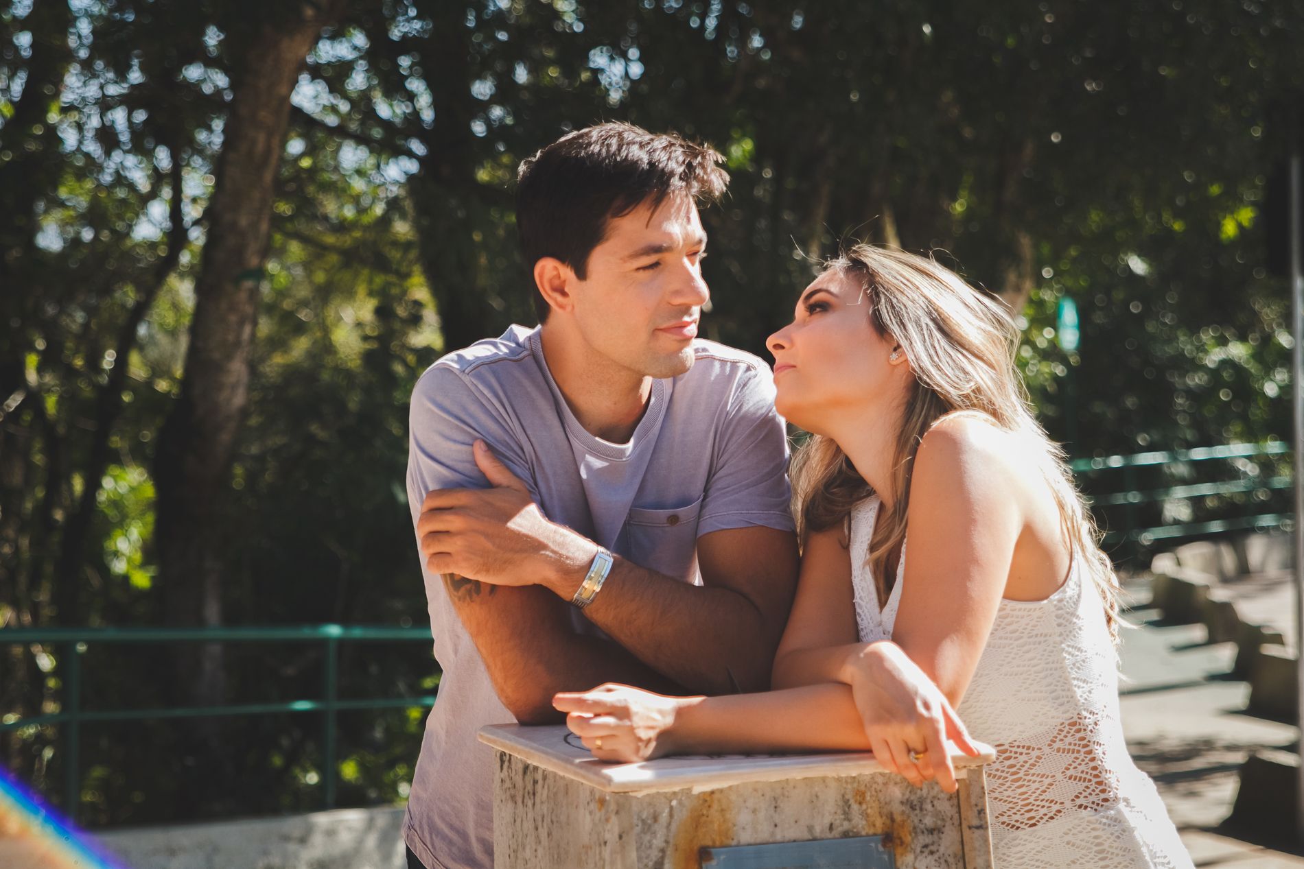 Amor em Cada Clique: A História de um Ensaio de Casal no Parque da Cidade em Niterói - 2 - 17