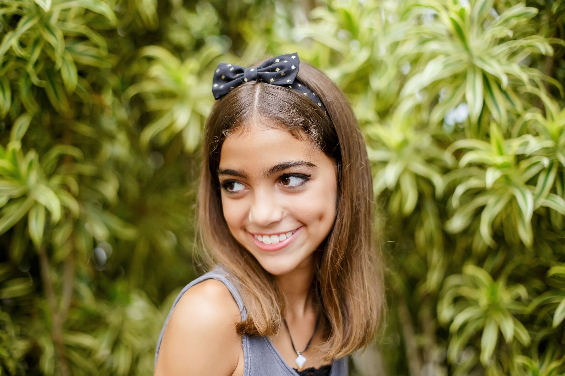 Encanto e Descoberta: Ensaio Fotográfico das Irmãs Mari e Manu nas Férias com a Vovó - 2 - 16