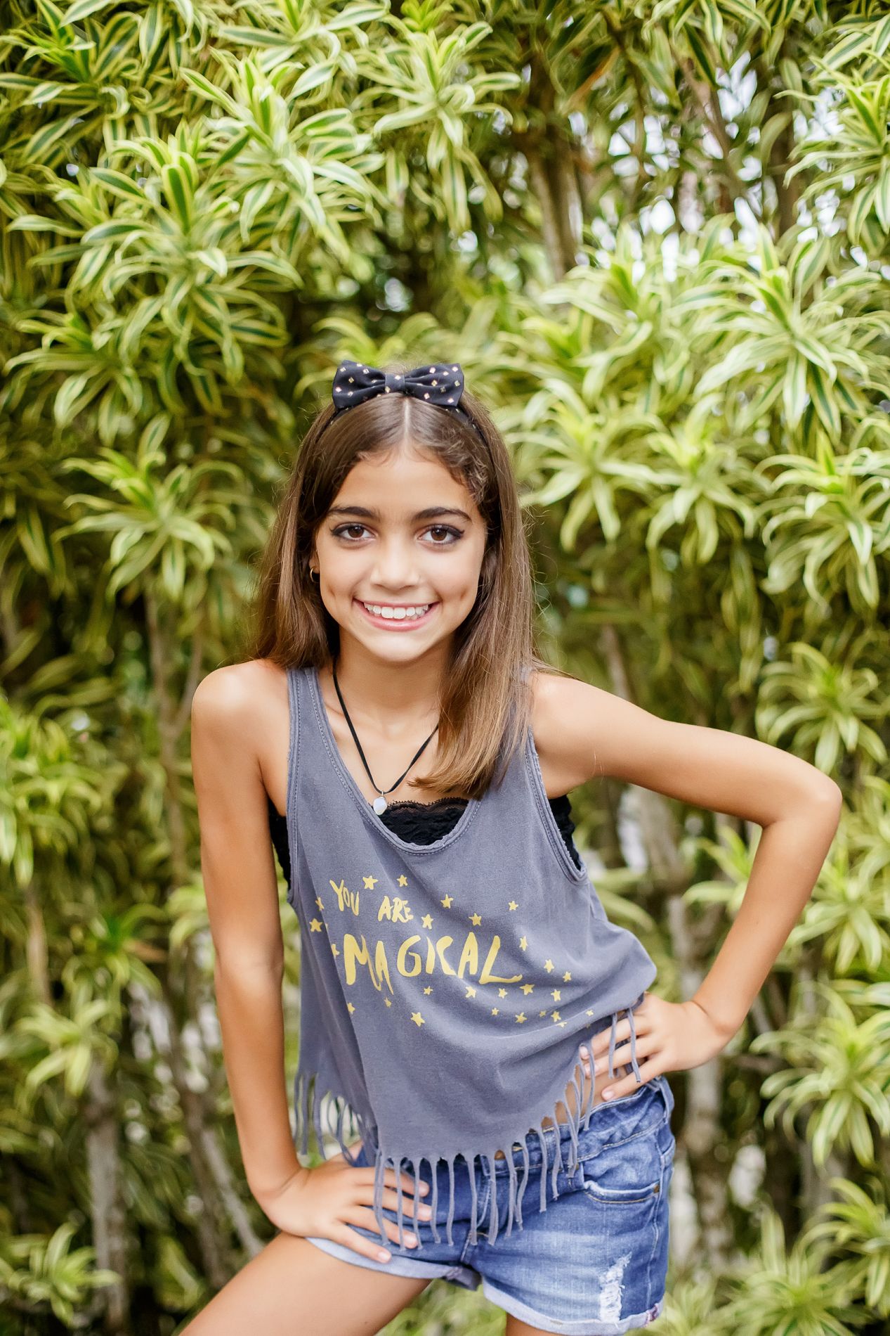 Encanto e Descoberta: Ensaio Fotográfico das Irmãs Mari e Manu nas Férias com a Vovó - 2 - 18