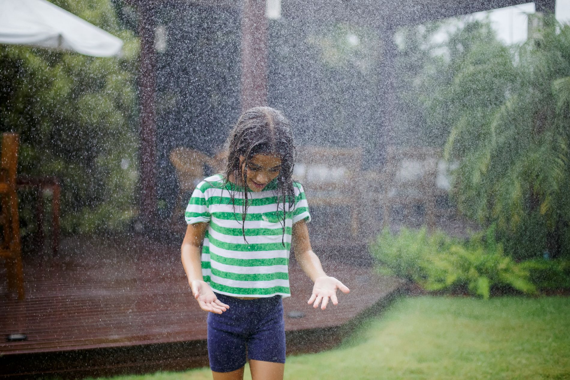 Encanto e Descoberta: Ensaio Fotográfico das Irmãs Mari e Manu nas Férias com a Vovó - 2 - 25