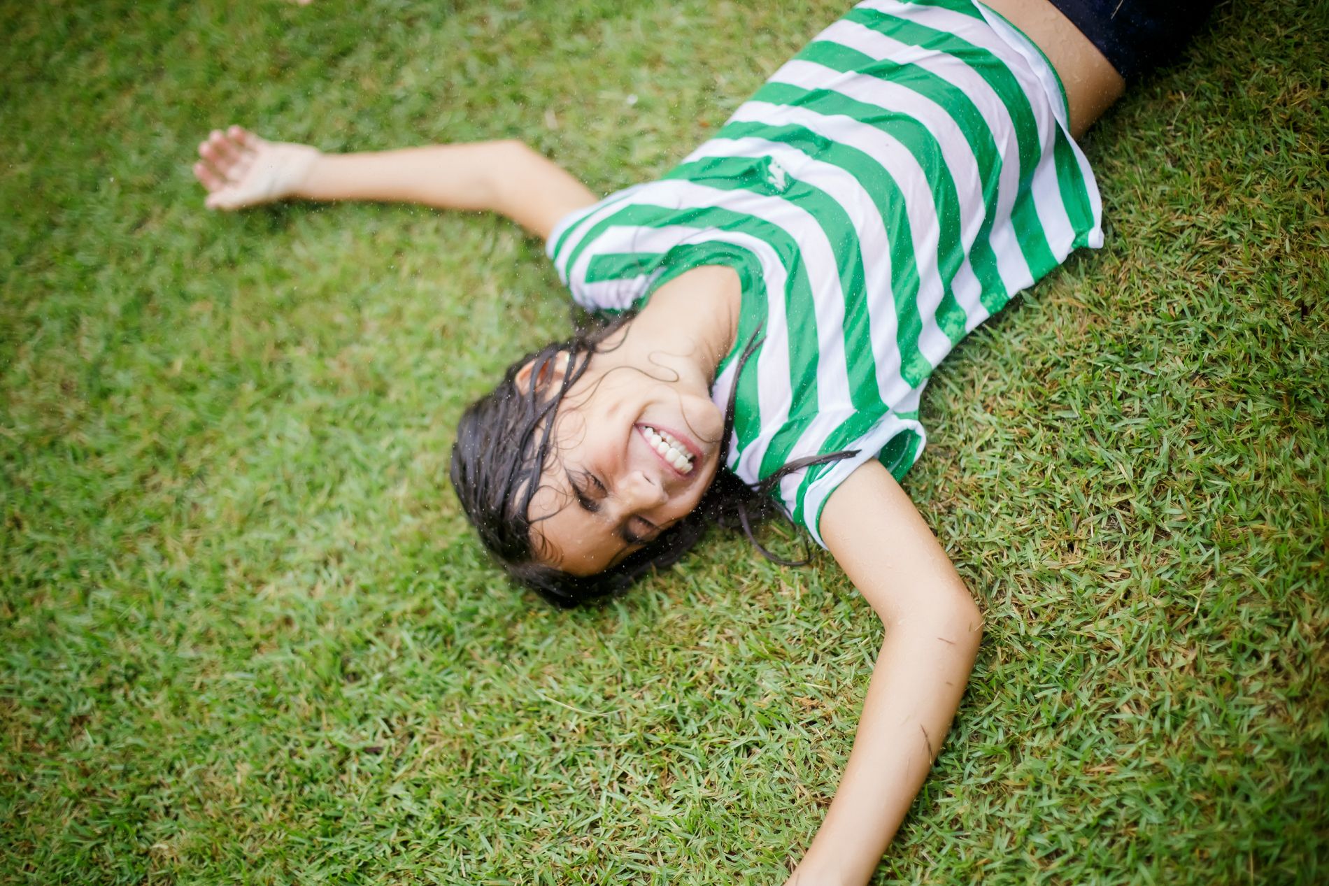 Encanto e Descoberta: Ensaio Fotográfico das Irmãs Mari e Manu nas Férias com a Vovó - 2 - 30