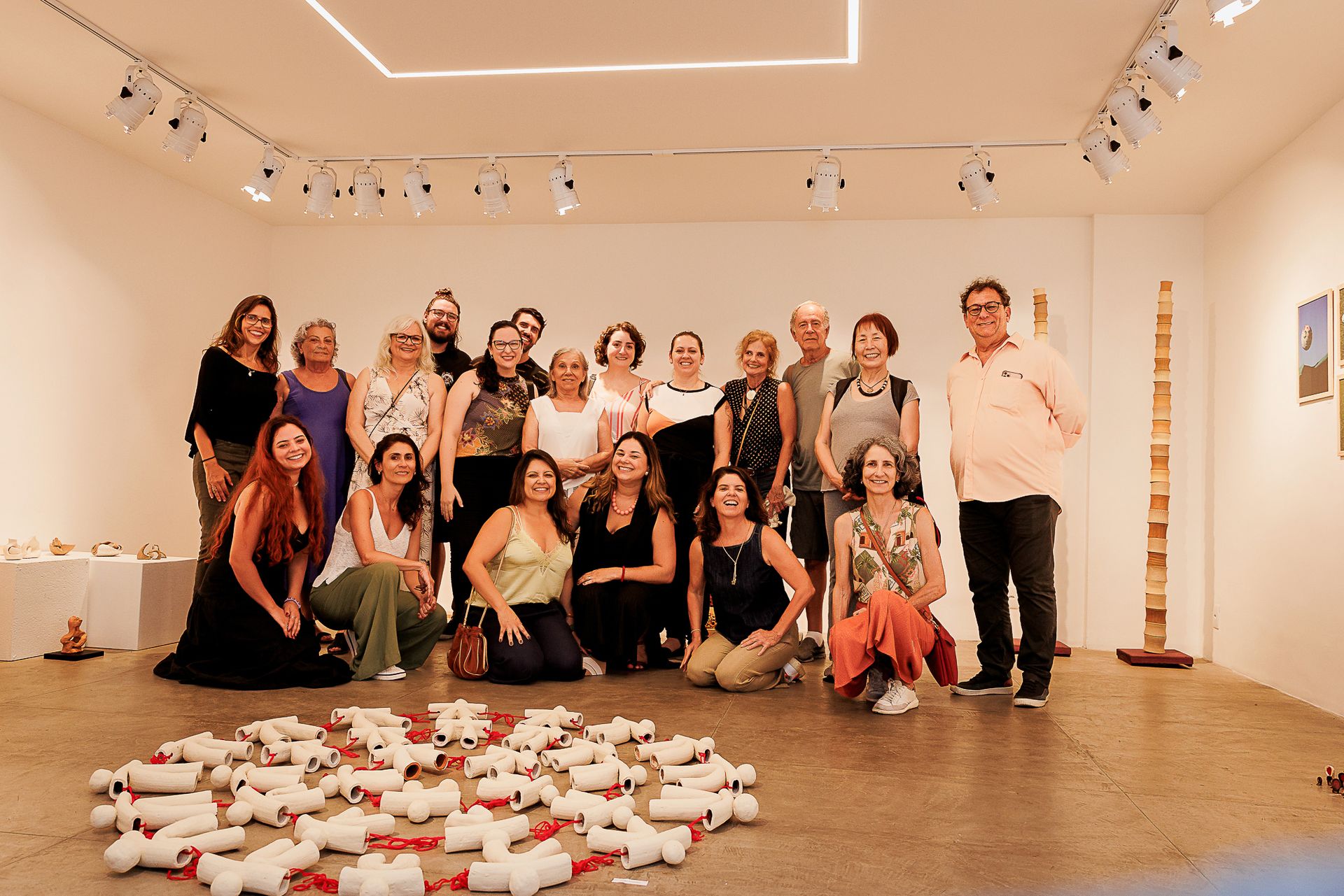 Inauguração da Exposição "Encontros" na Galeria do Solar Meninos de Luz em Copacabana - 2 - 24