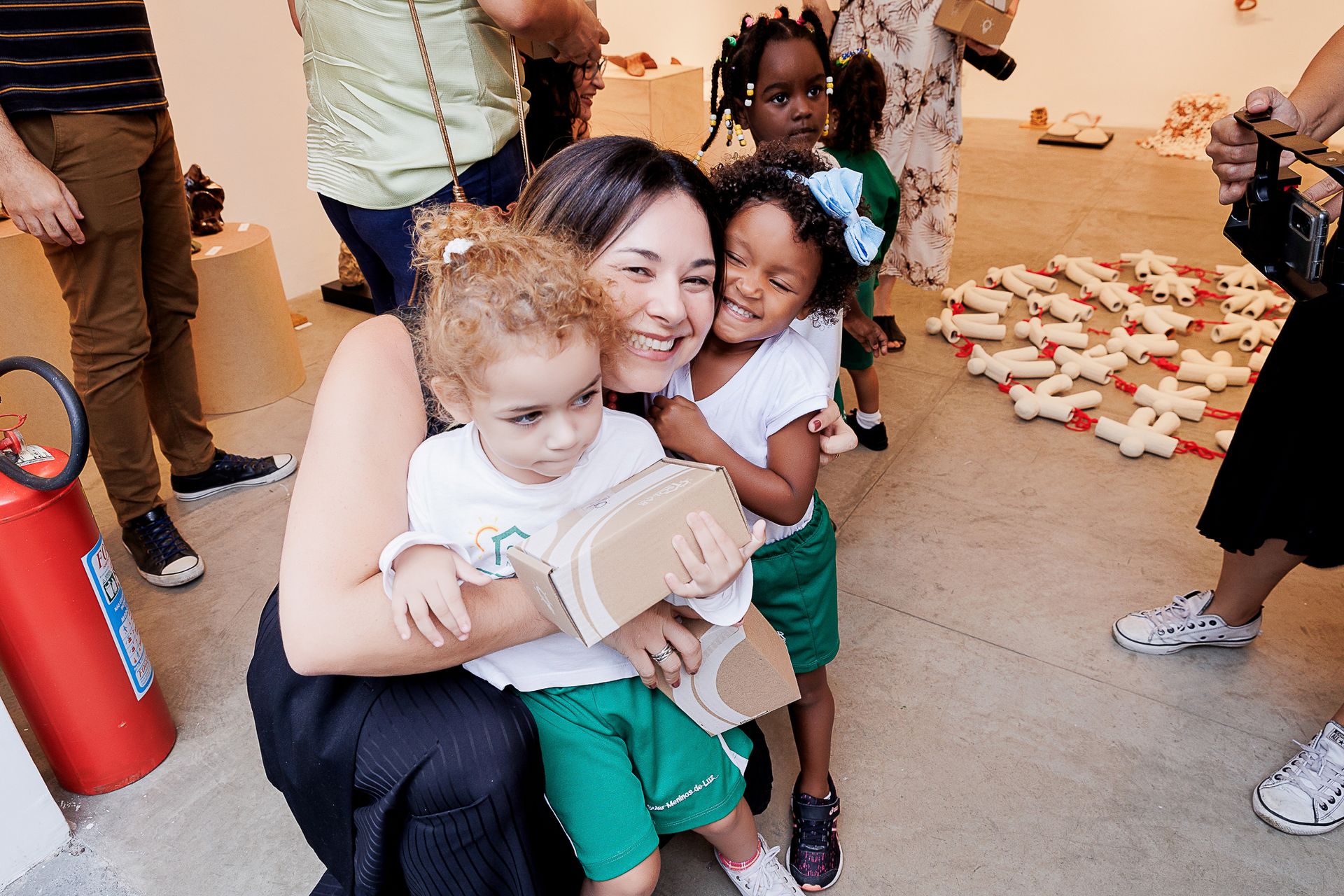 Inauguração da Exposição "Encontros" na Galeria do Solar Meninos de Luz em Copacabana - 2 - 15