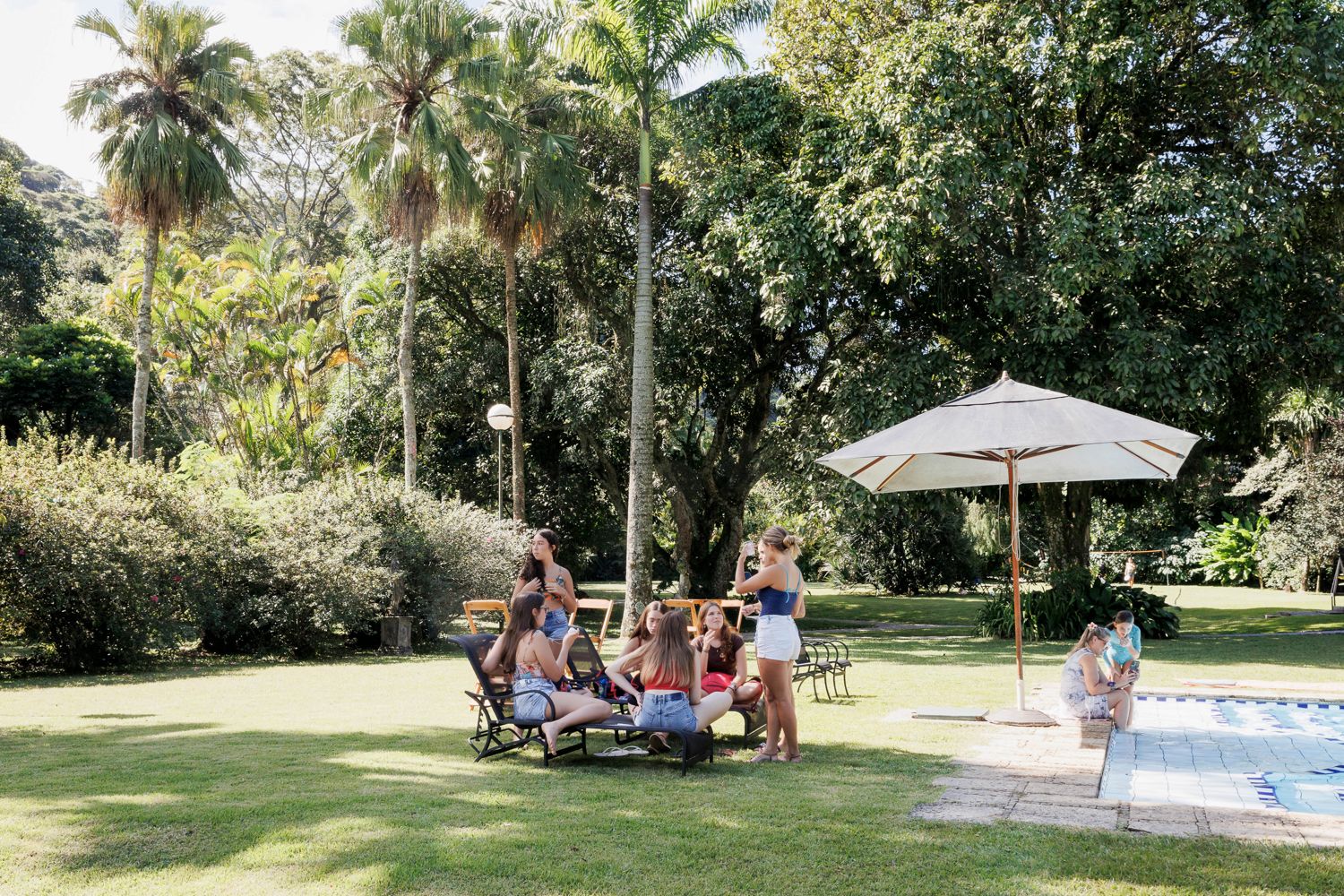 Capturando a Essência da Festa de 15 Anos da Sofia na Casa Jardins do Alto - 2 - 50