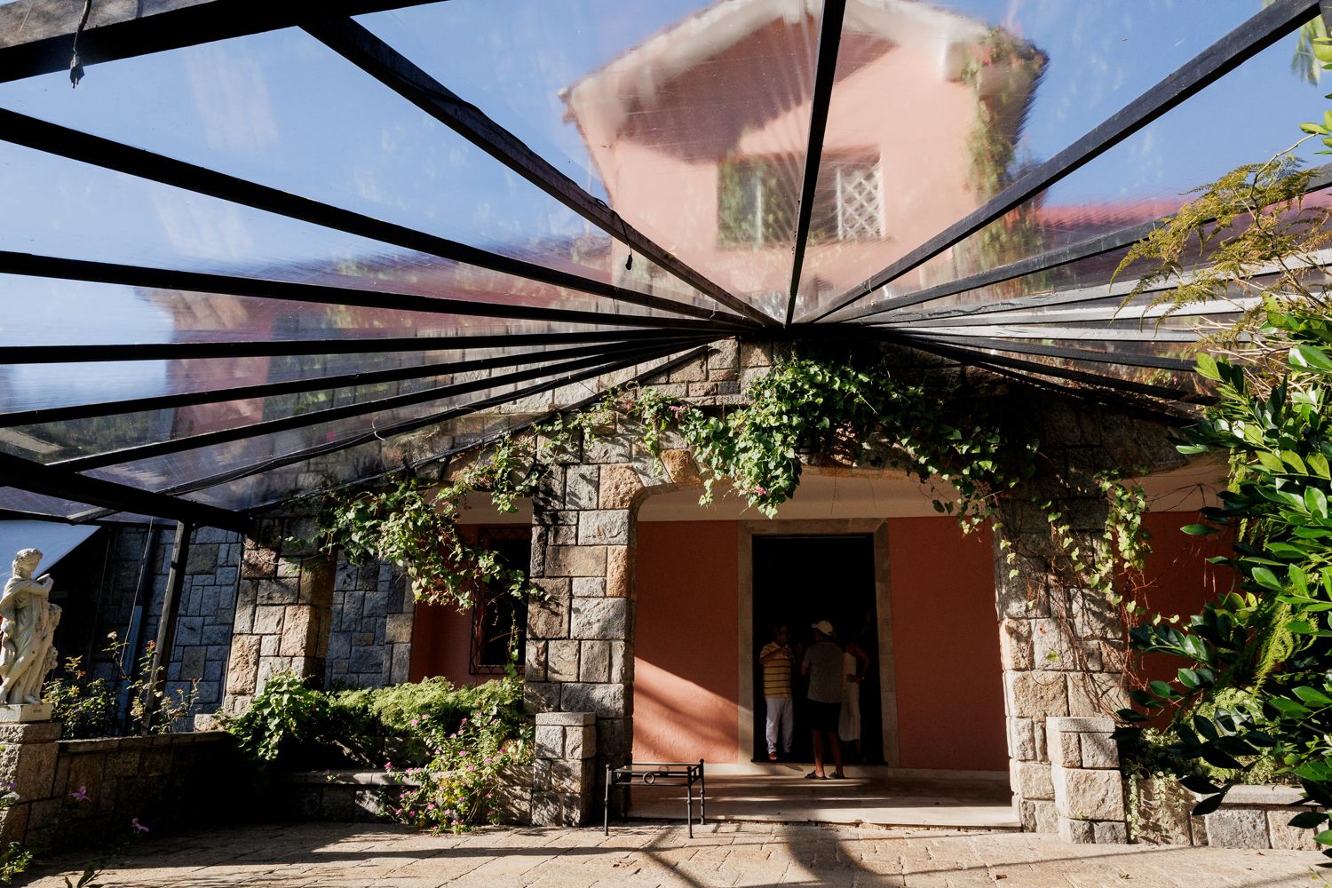 Capturando a Essência da Festa de 15 Anos da Sofia na Casa Jardins do Alto - 2 - 114