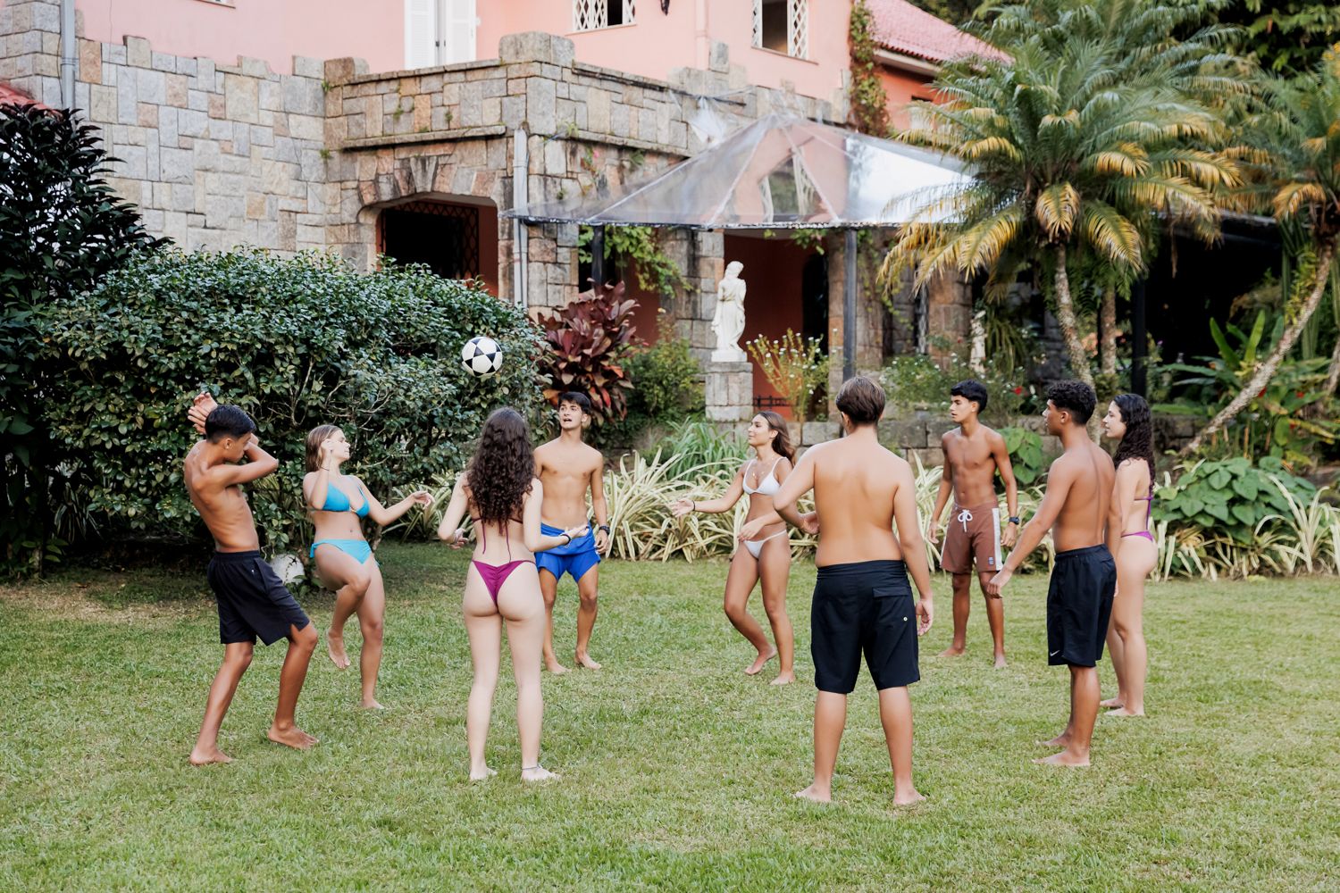 Capturando a Essência da Festa de 15 Anos da Sofia na Casa Jardins do Alto - 2 - 129