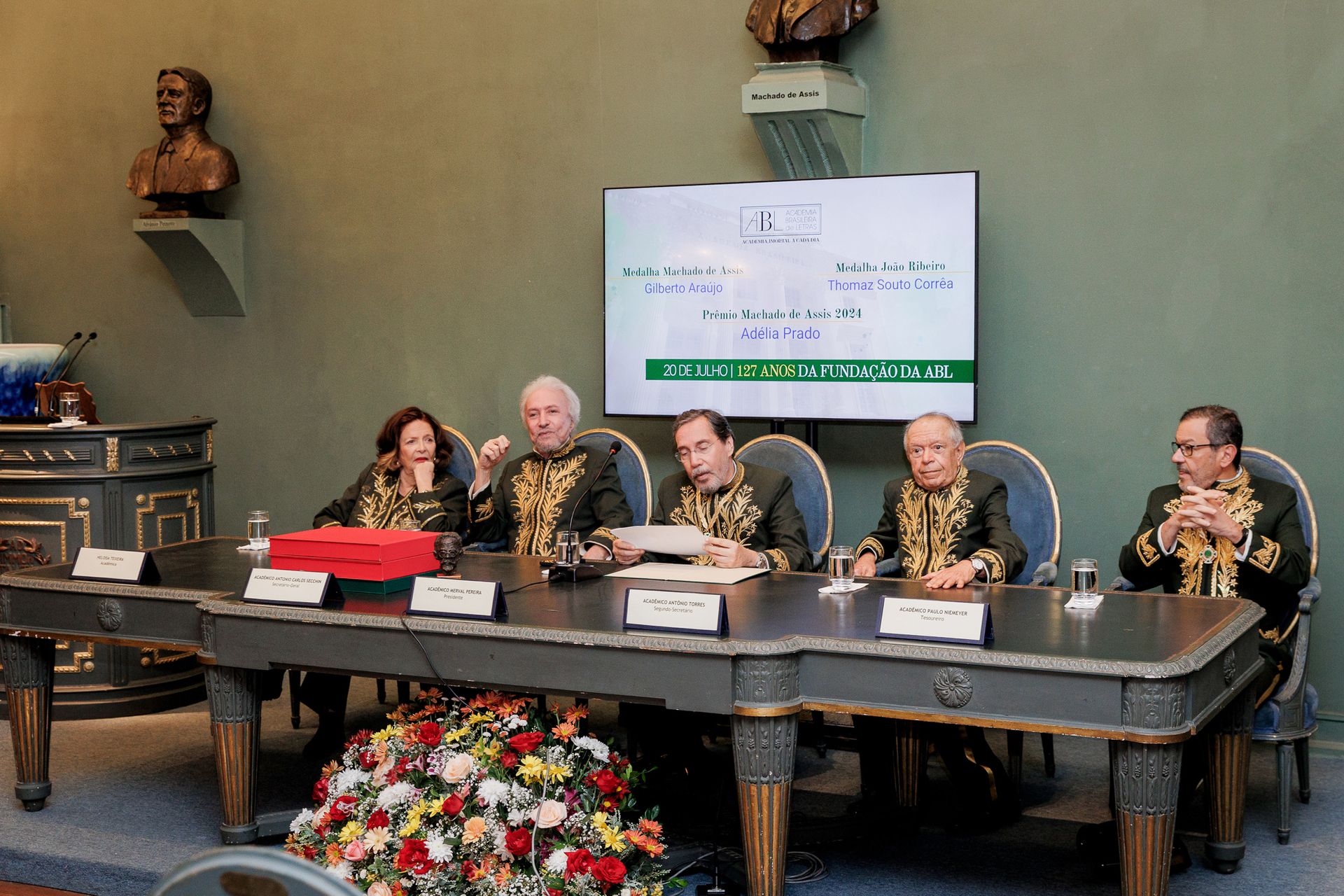 Academia Brasileira de Letras Celebra 127 Anos com Homenagens e Premiações - 2 - 76