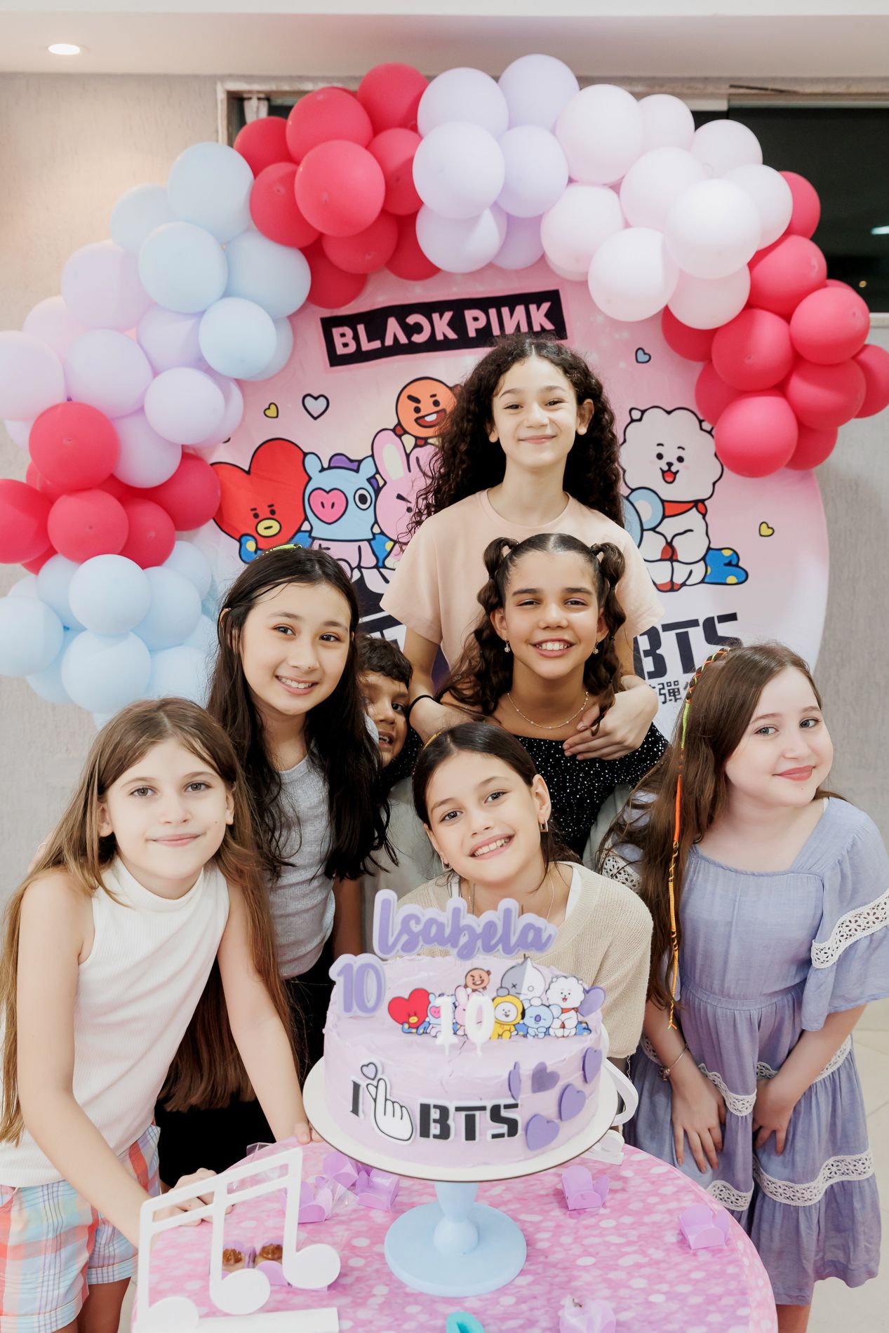 Aniversário de 10 anos da Isabela: uma festa BTS cheia de cor, alegria e emoção! - 2 - 31