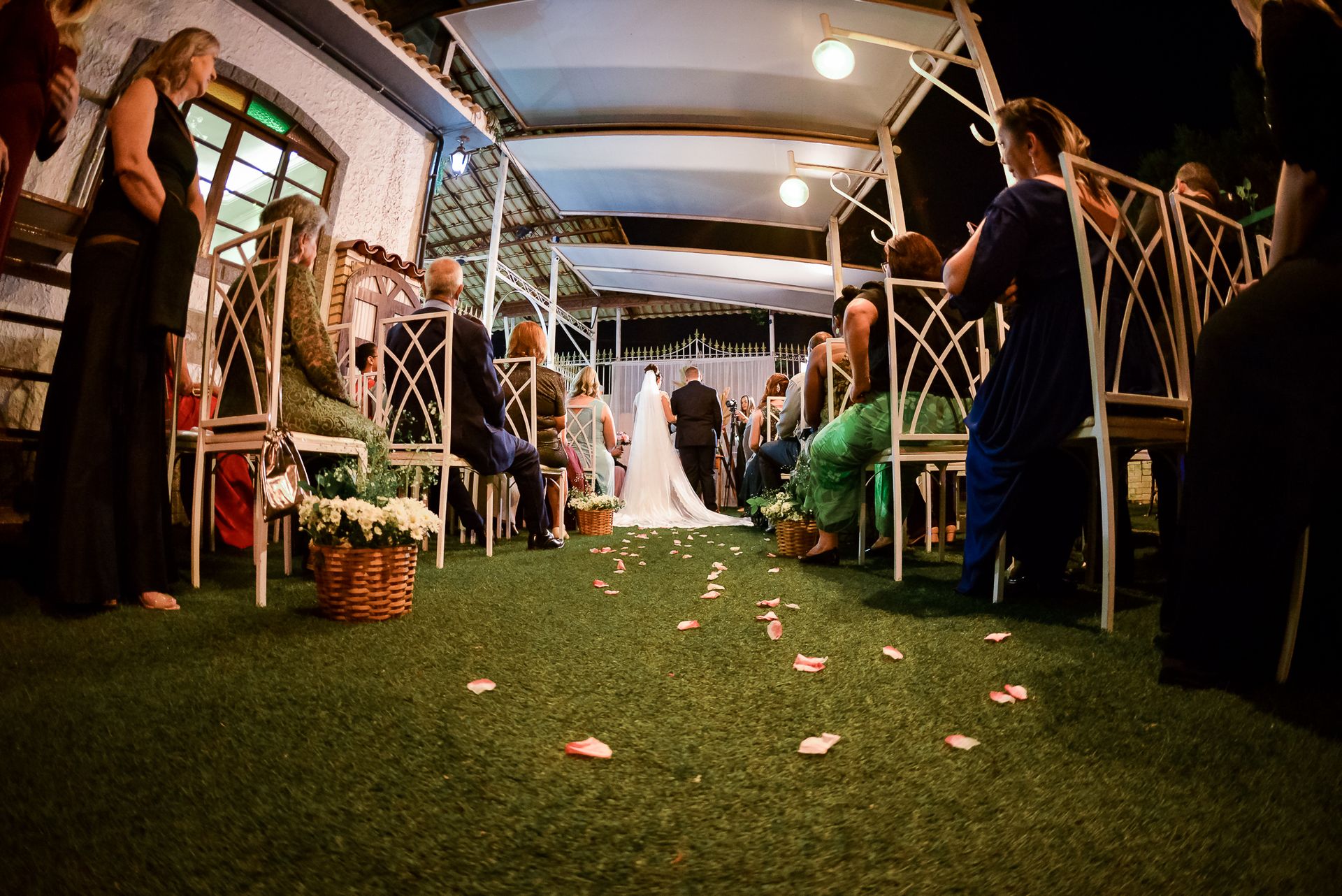 5 dicas para te ajudar a escolher o local do seu casamento: conheça todas elas! - 2 - 6