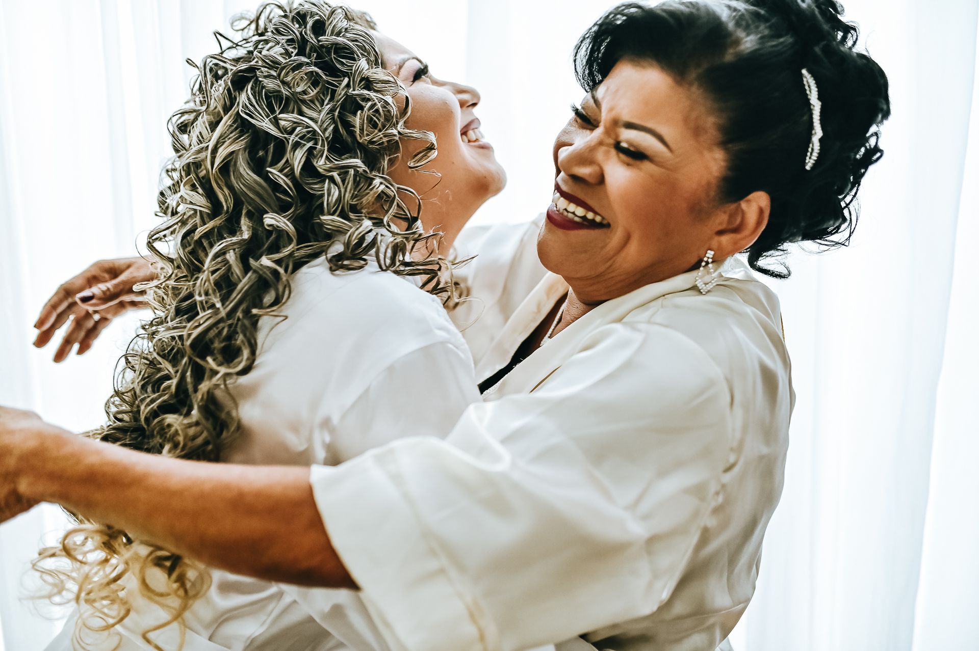 "Amor em Sintonia: A Jornada de Vitoria e Sidicley" - 2 - 12