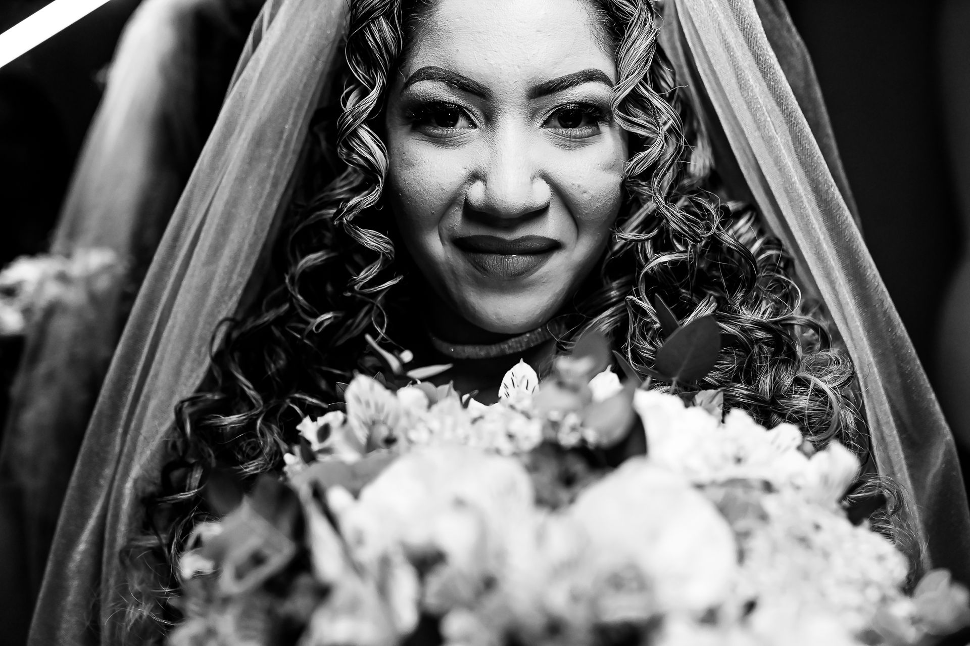 "Amor em Sintonia: A Jornada de Vitoria e Sidicley" - 2 - 29