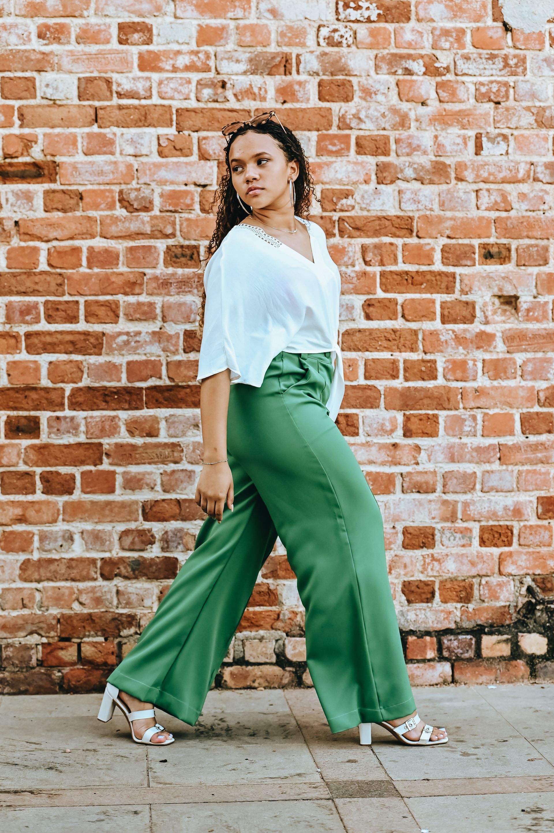 "Quinze Primaveras: A Jornada Fotográfica de Isadora" - 2 - 11