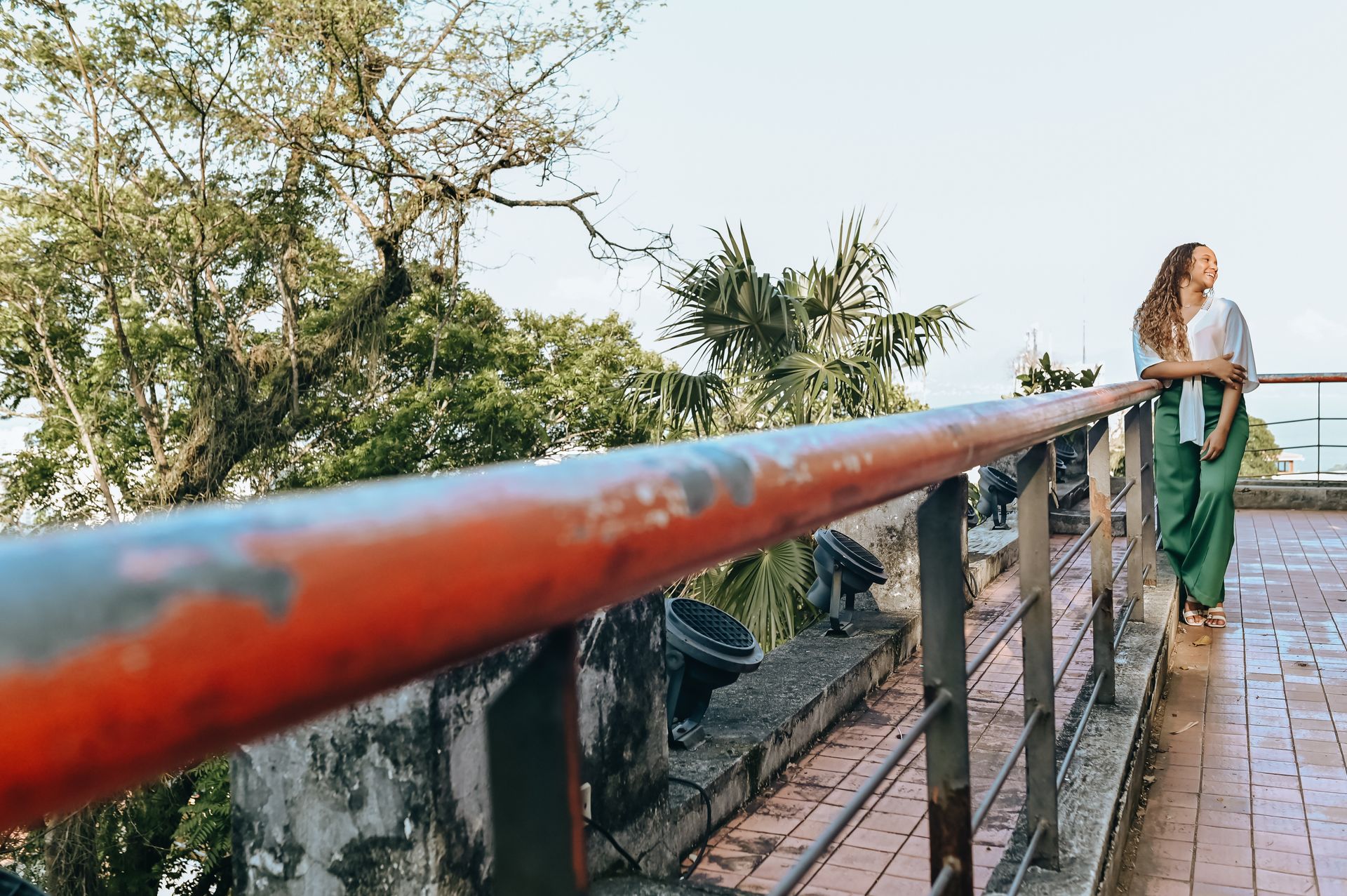 "Quinze Primaveras: A Jornada Fotográfica de Isadora" - 2 - 16