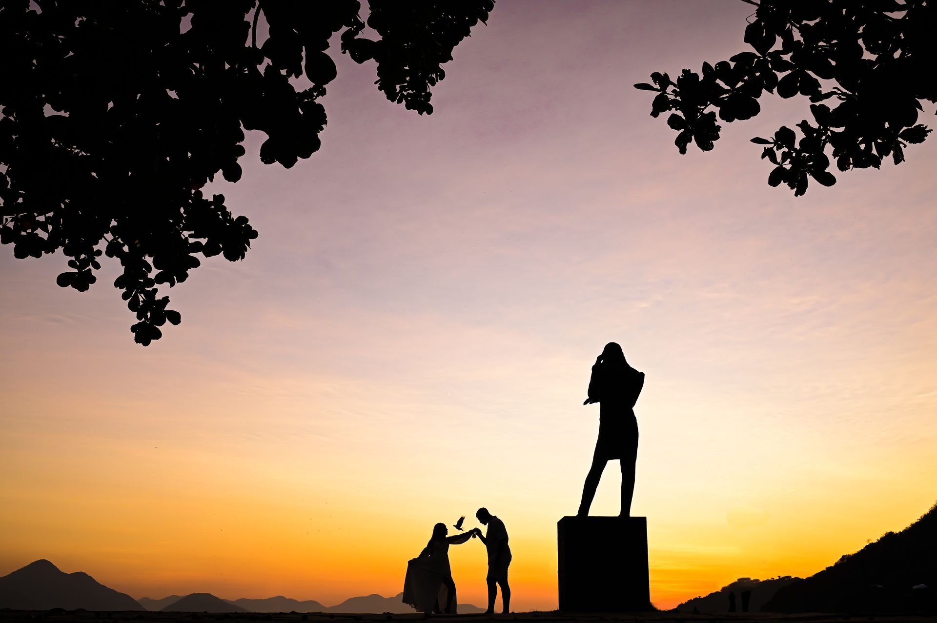 "Memórias Entrelaçadas: A Jornada de Richard e Vitória" - 2 - 8