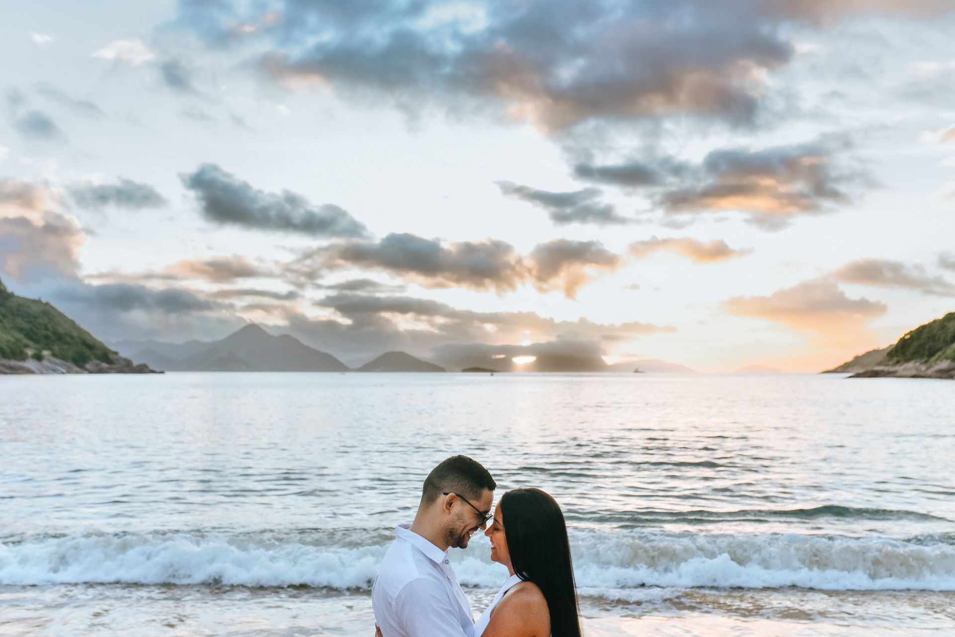 "Juntos na Jornada: Ensaio Pré-Wedding de Rebeca e Vinicius" - 2 - 9